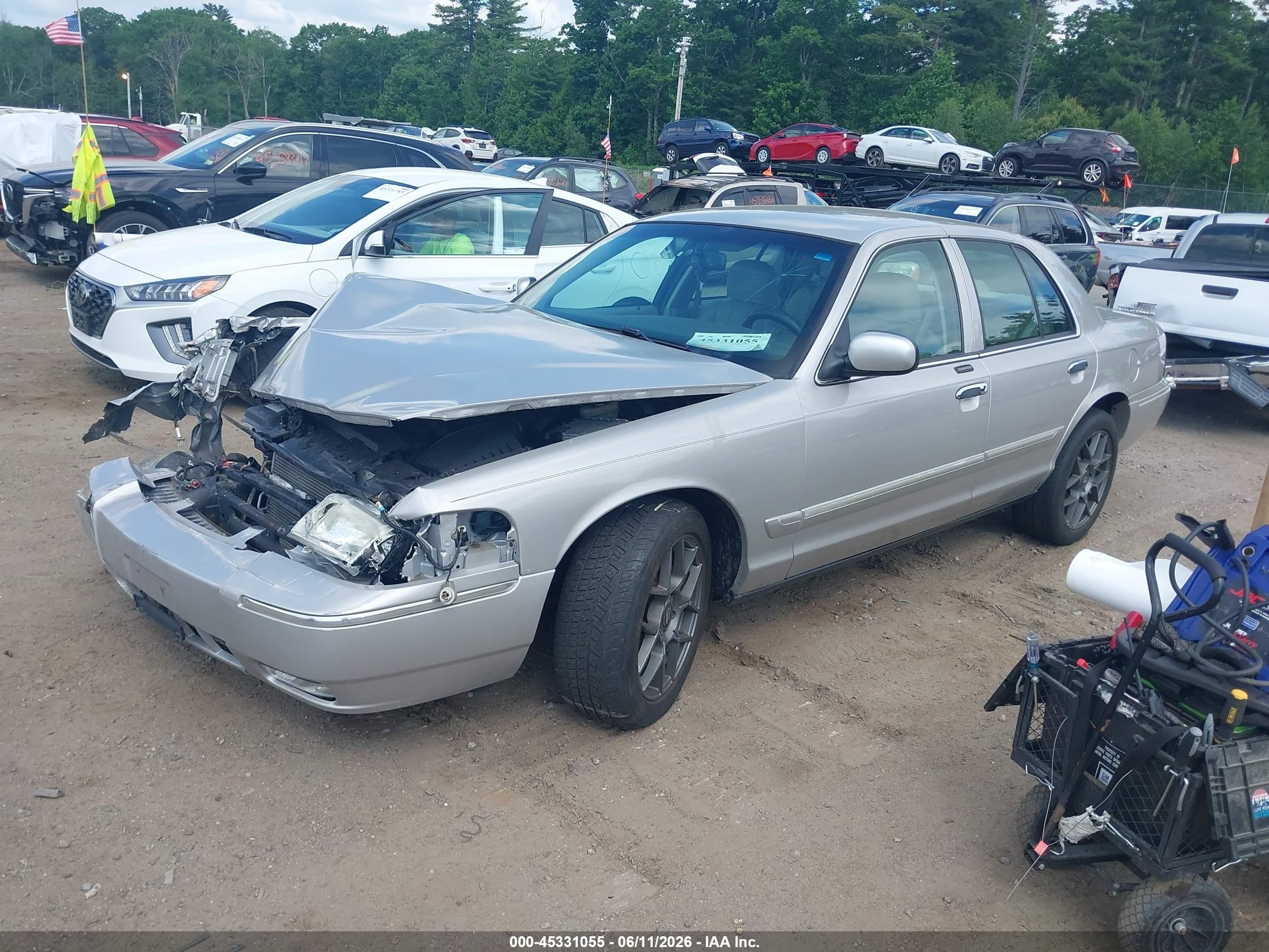 2008 Mercury Grand Marquis Ls Silver vin: 2MEFM75VX8X608065