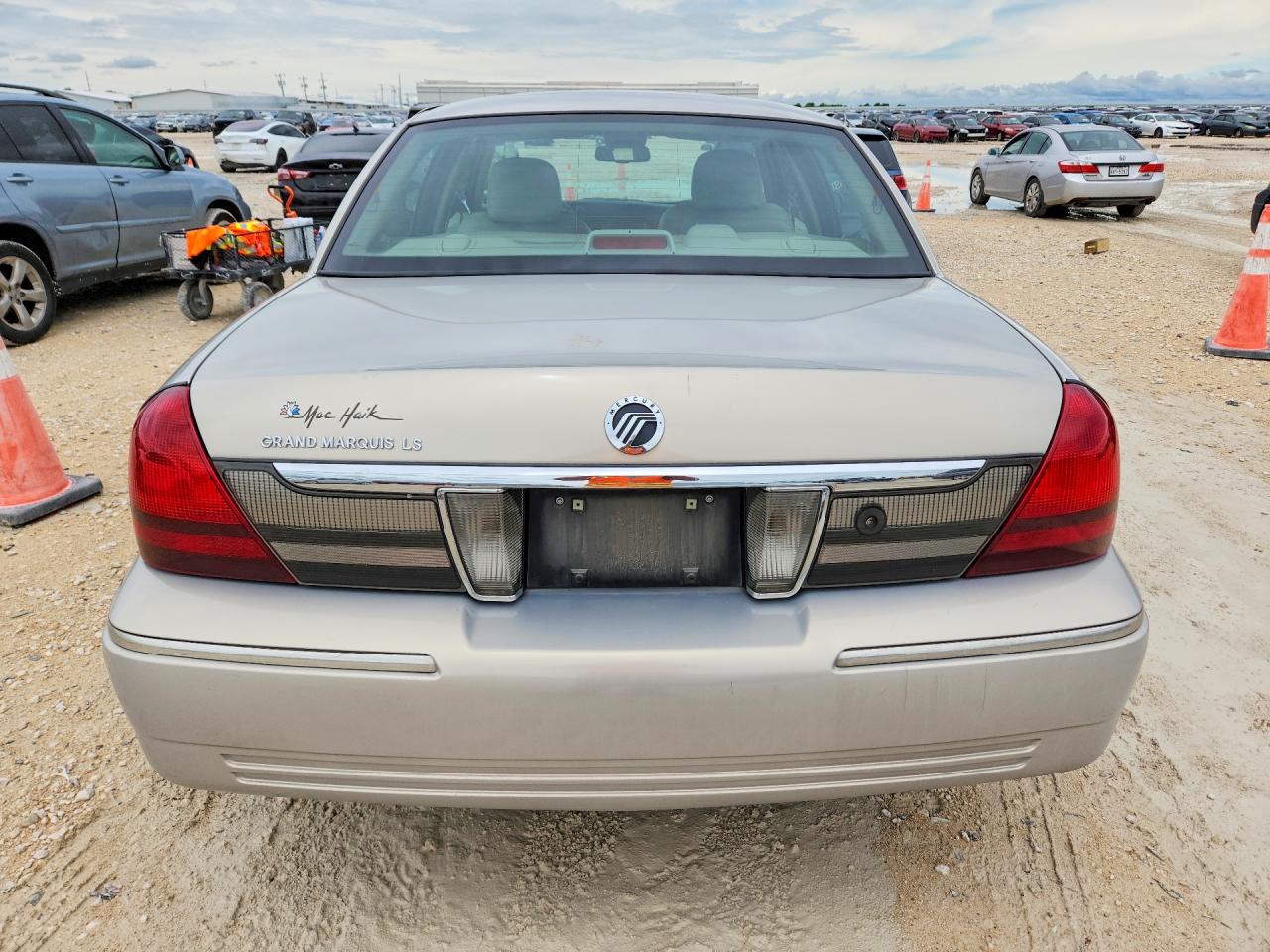 2008 Mercury Grand Marquis Ls Beige vin: 2MEFM75VX8X628994