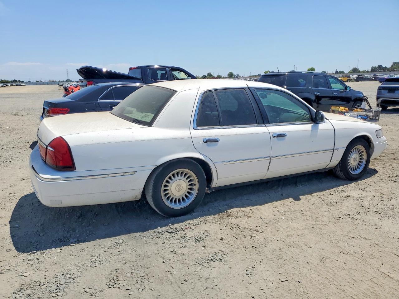 2001 Mercury Grand Marquis Ls White vin: 2MEFM75W01X667723