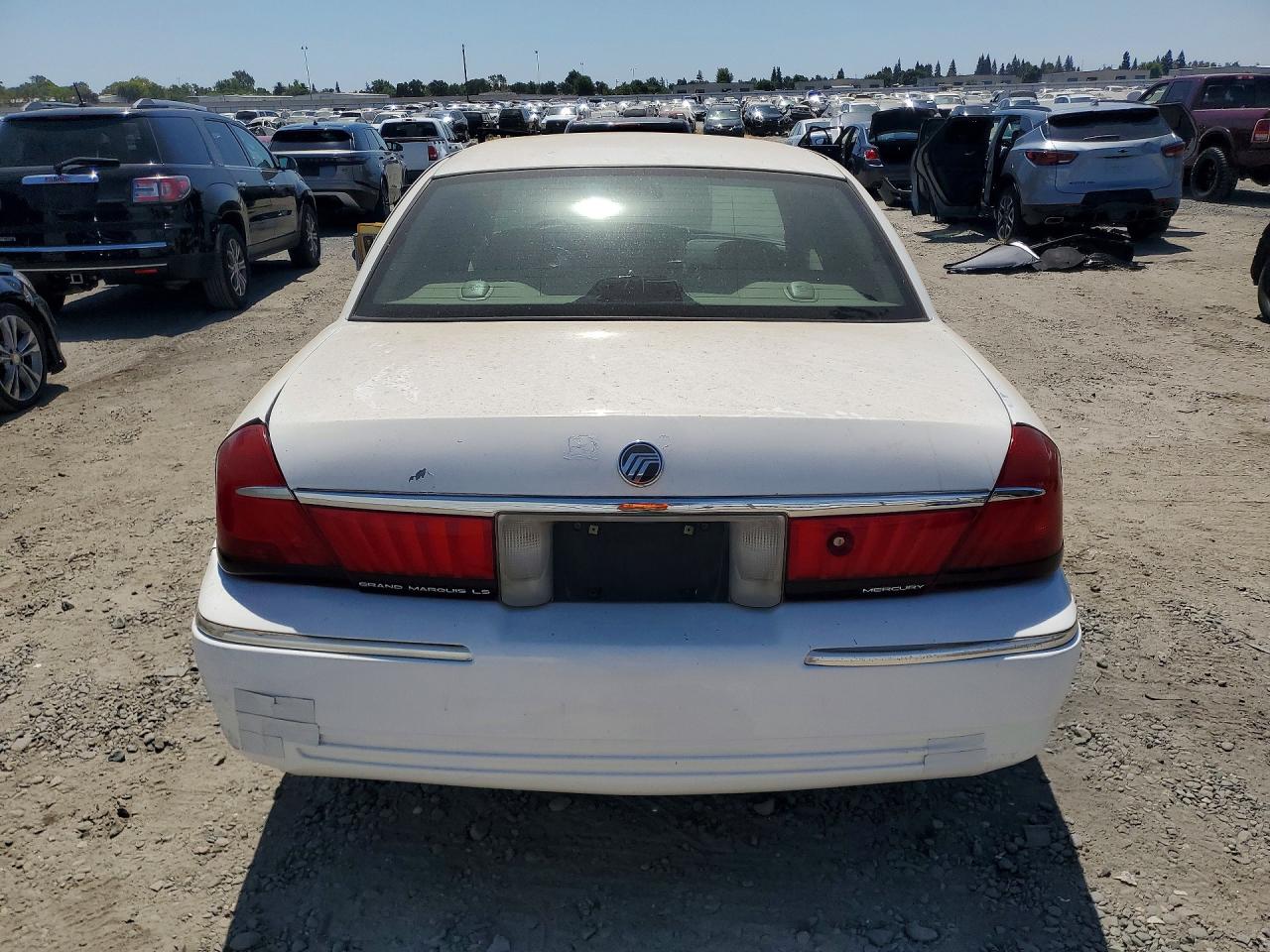 2001 Mercury Grand Marquis Ls White vin: 2MEFM75W01X667723
