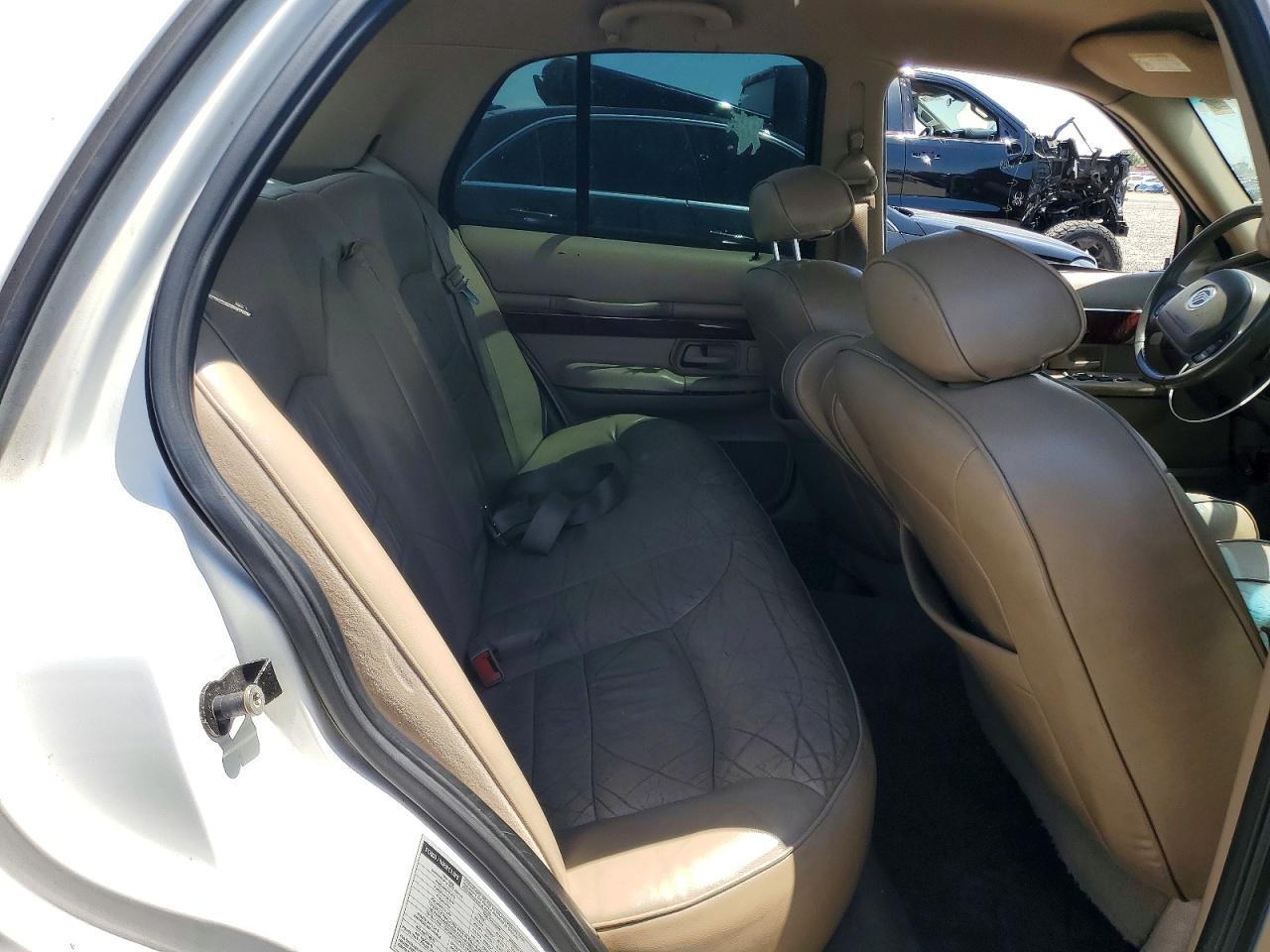 2001 Mercury Grand Marquis Ls White vin: 2MEFM75W01X667723