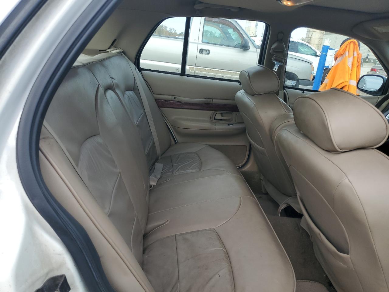 2001 Mercury Grand Marquis Ls White vin: 2MEFM75W01X705256