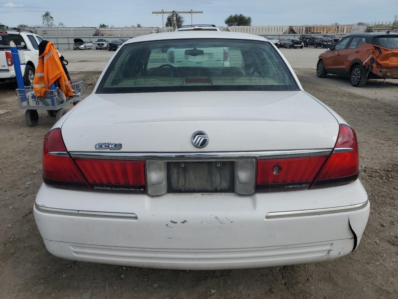 2001 Mercury Grand Marquis Ls White vin: 2MEFM75W01X705256