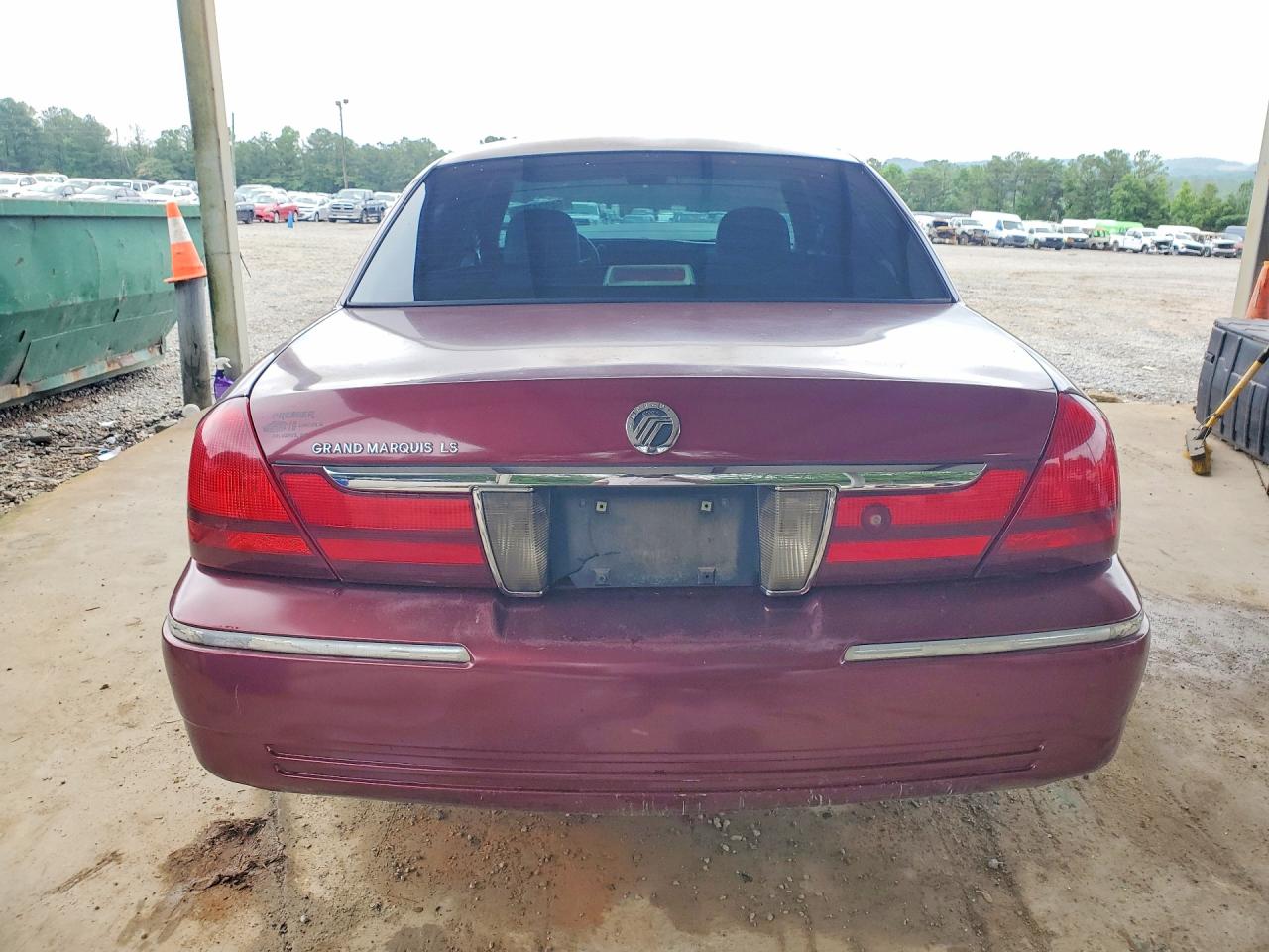 2004 Mercury Grand Marquis Ls Maroon vin: 2MEFM75W04X688804