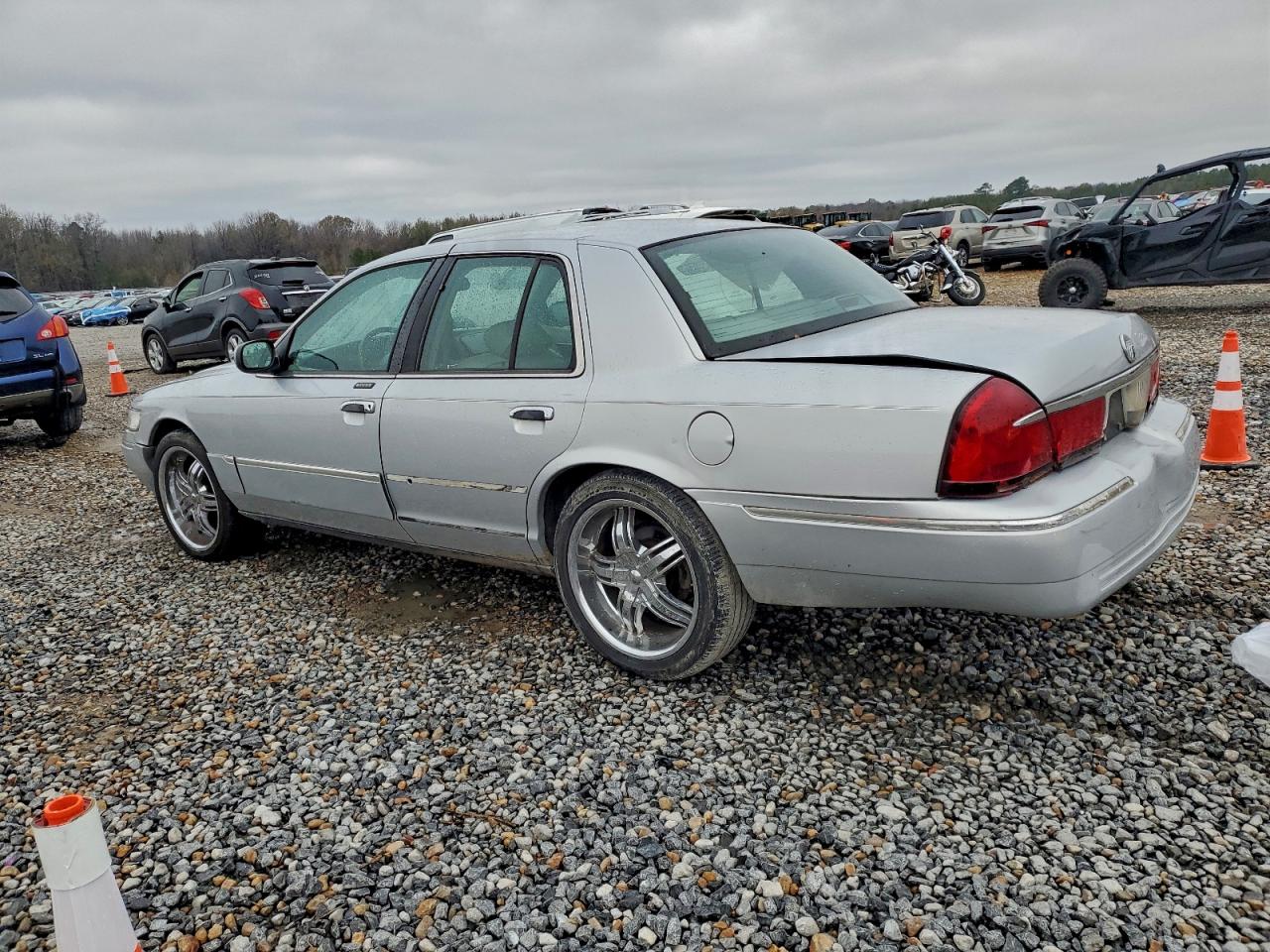 1998 Mercury Grand Marquis Ls Silver vin: 2MEFM75W0WX600806