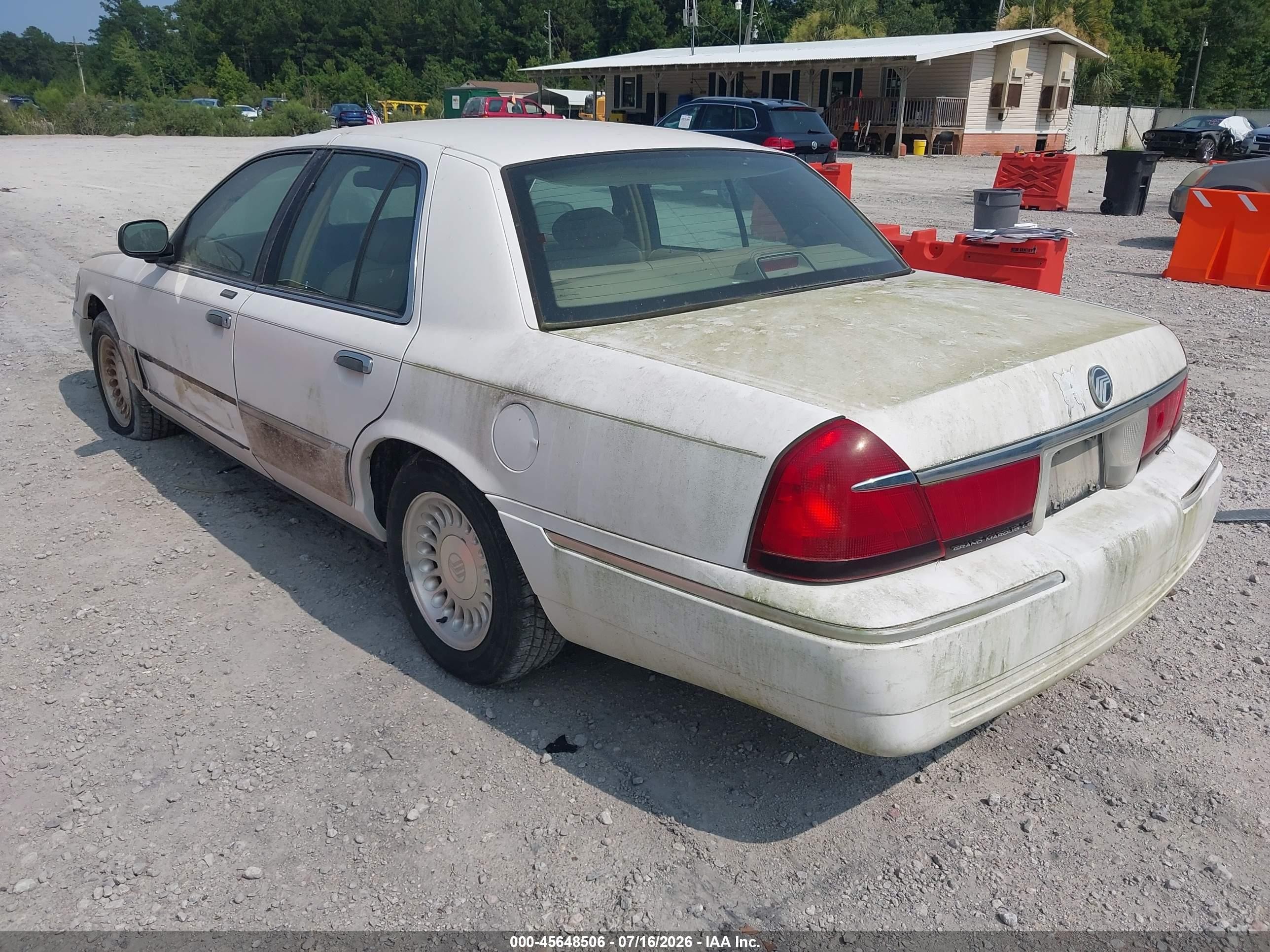1998 Mercury Grand Marquis   White vin: 2MEFM75W0WX601003
