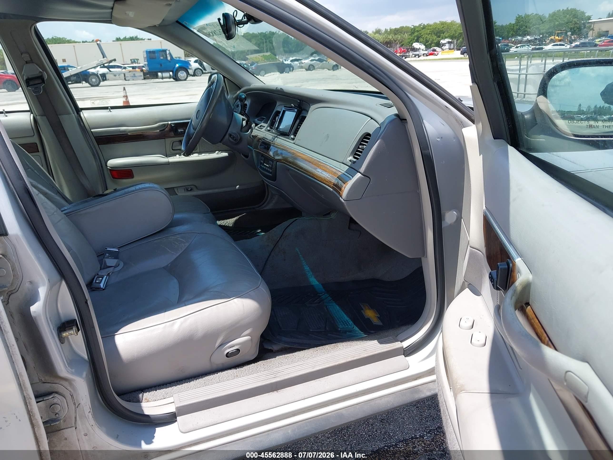 1998 Mercury Grand Marquis   Silver vin: 2MEFM75W0WX663307