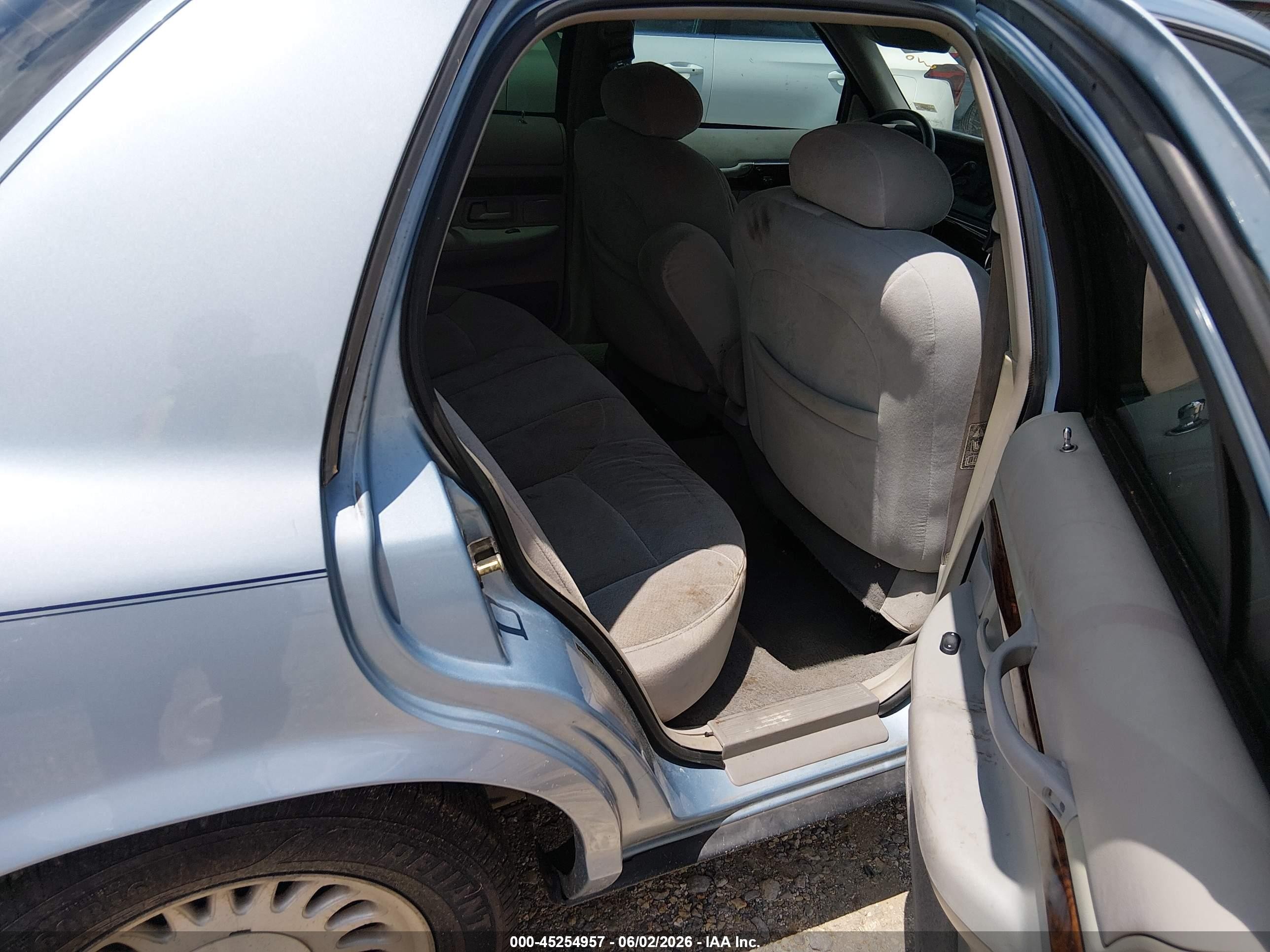 1999 Mercury Grand Marquis Ls Light Blue vin: 2MEFM75W0XX643320