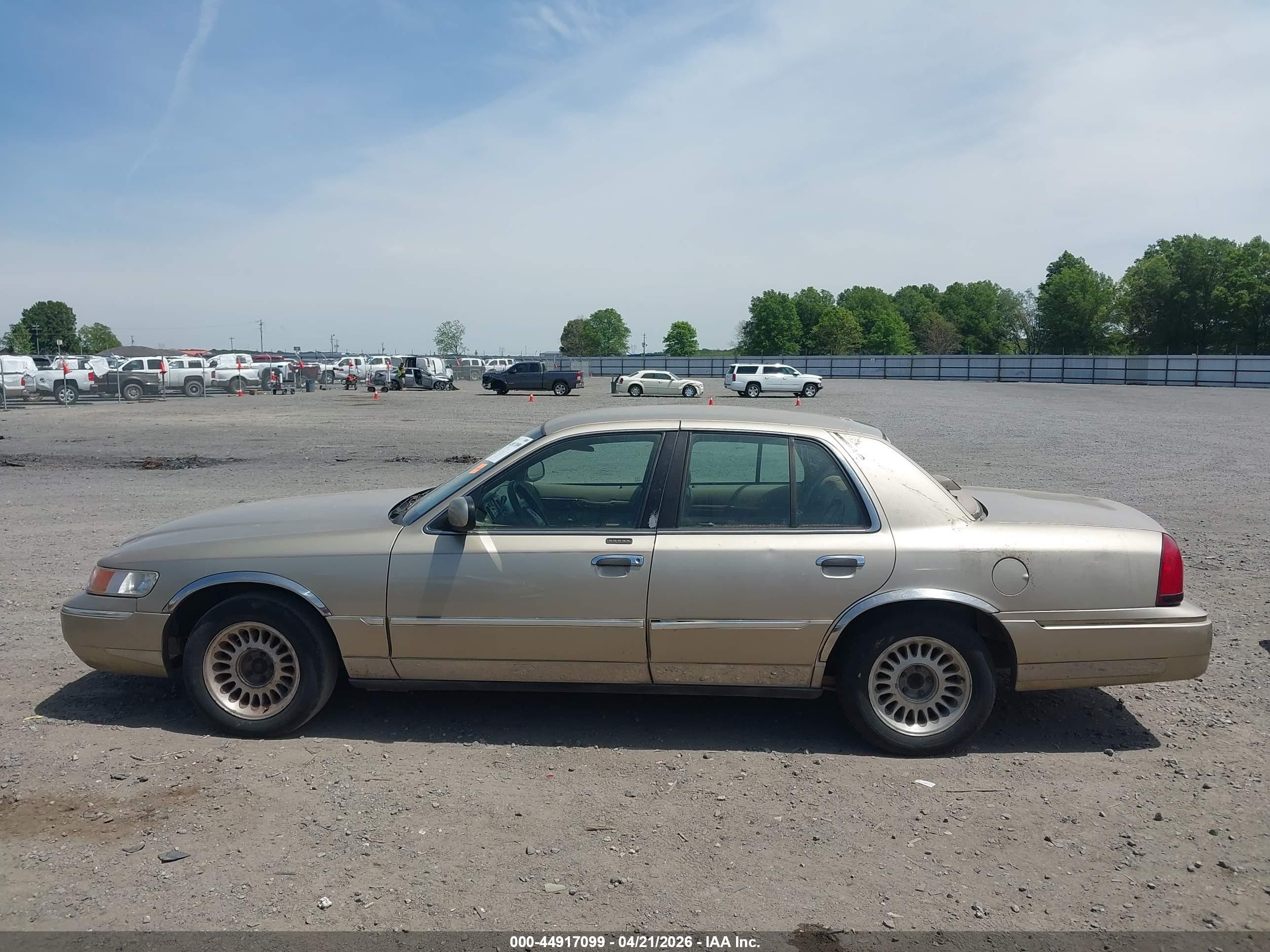 2000 Mercury Grand Marquis Ls Gold vin: 2MEFM75W0YX654920