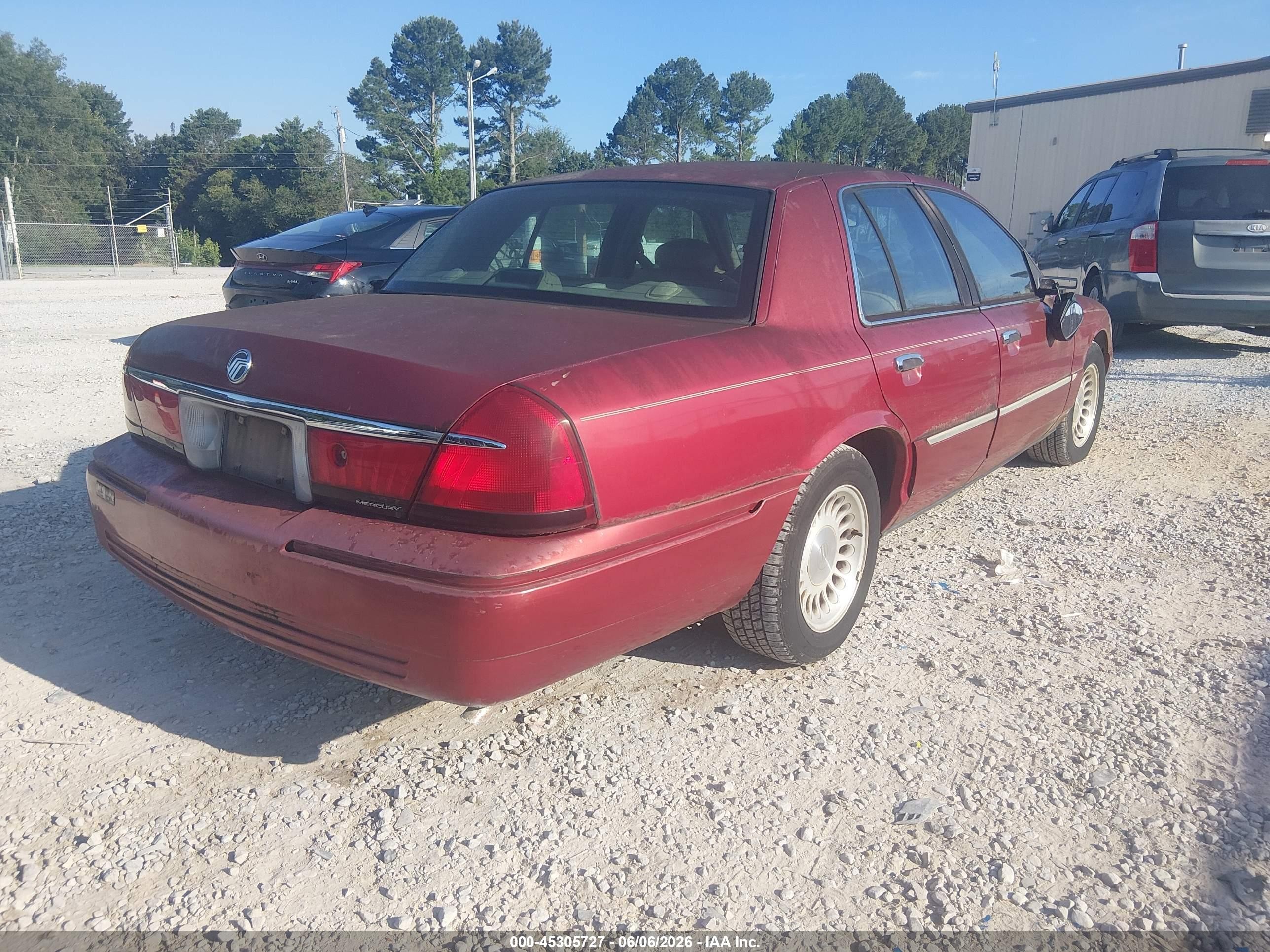 2001 Mercury Grand Marquis Ls Red vin: 2MEFM75W11X643060