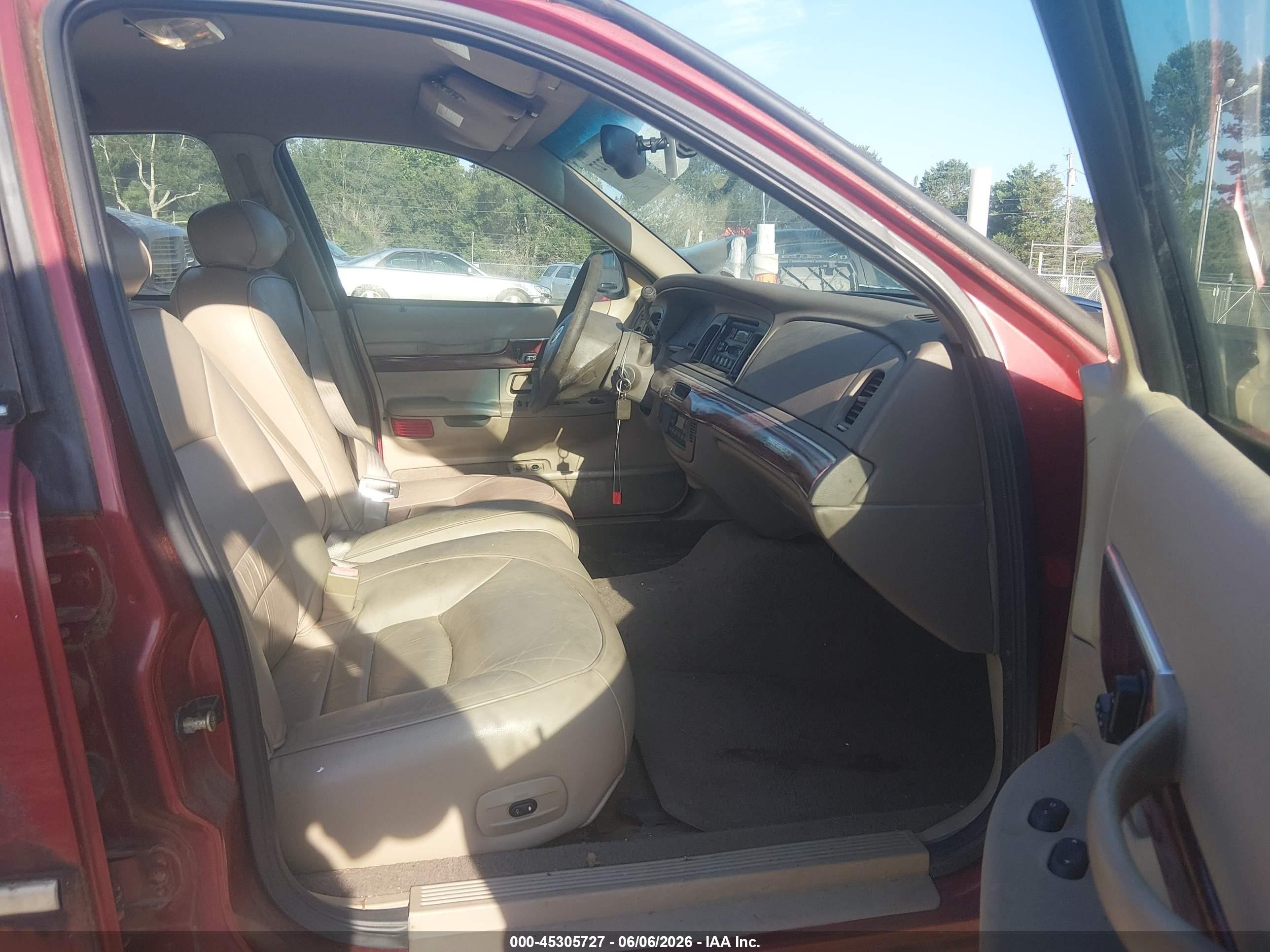 2001 Mercury Grand Marquis Ls Red vin: 2MEFM75W11X643060
