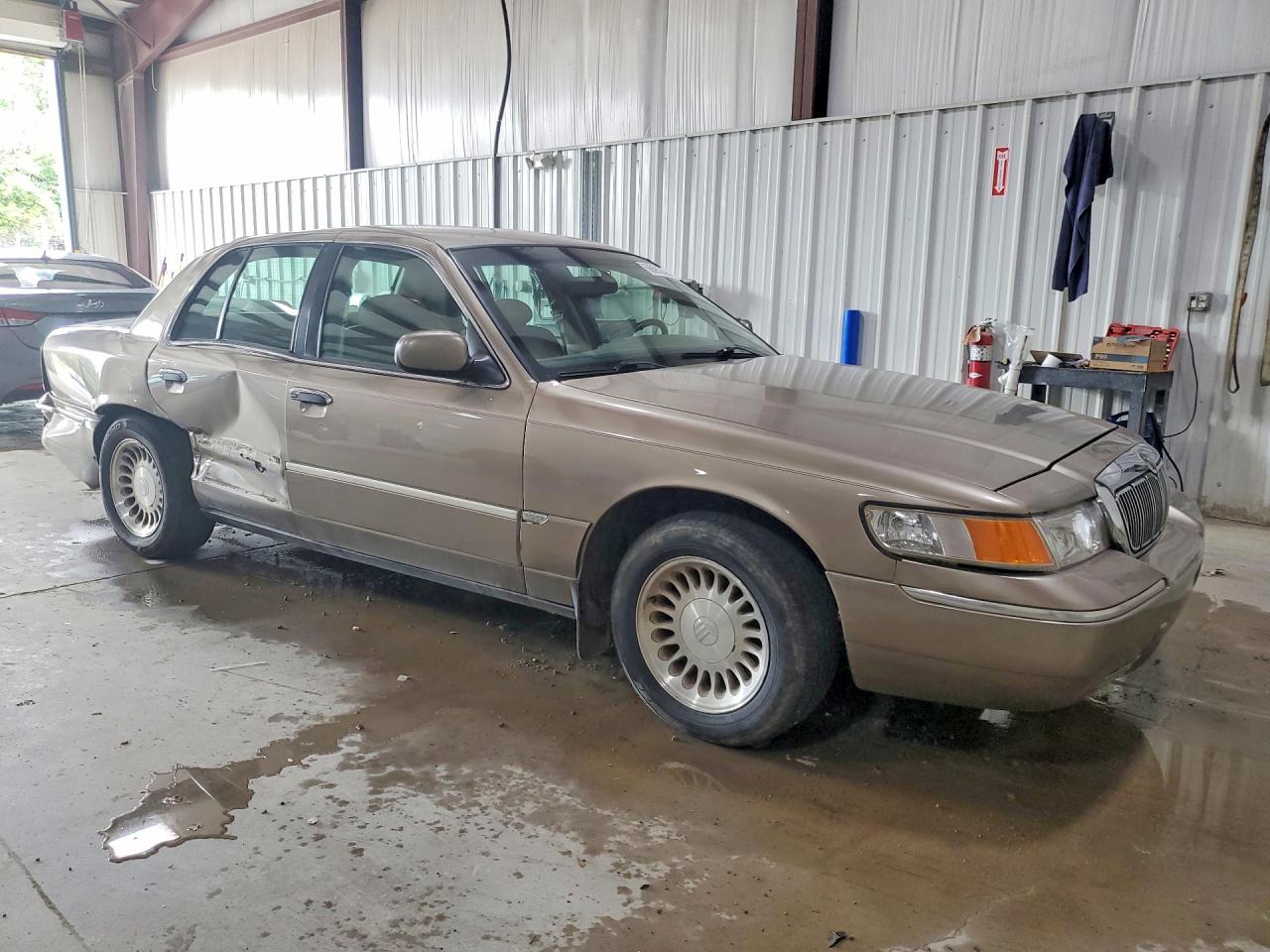 2001 Mercury Grand Marquis Ls Tan vin: 2MEFM75W11X662790