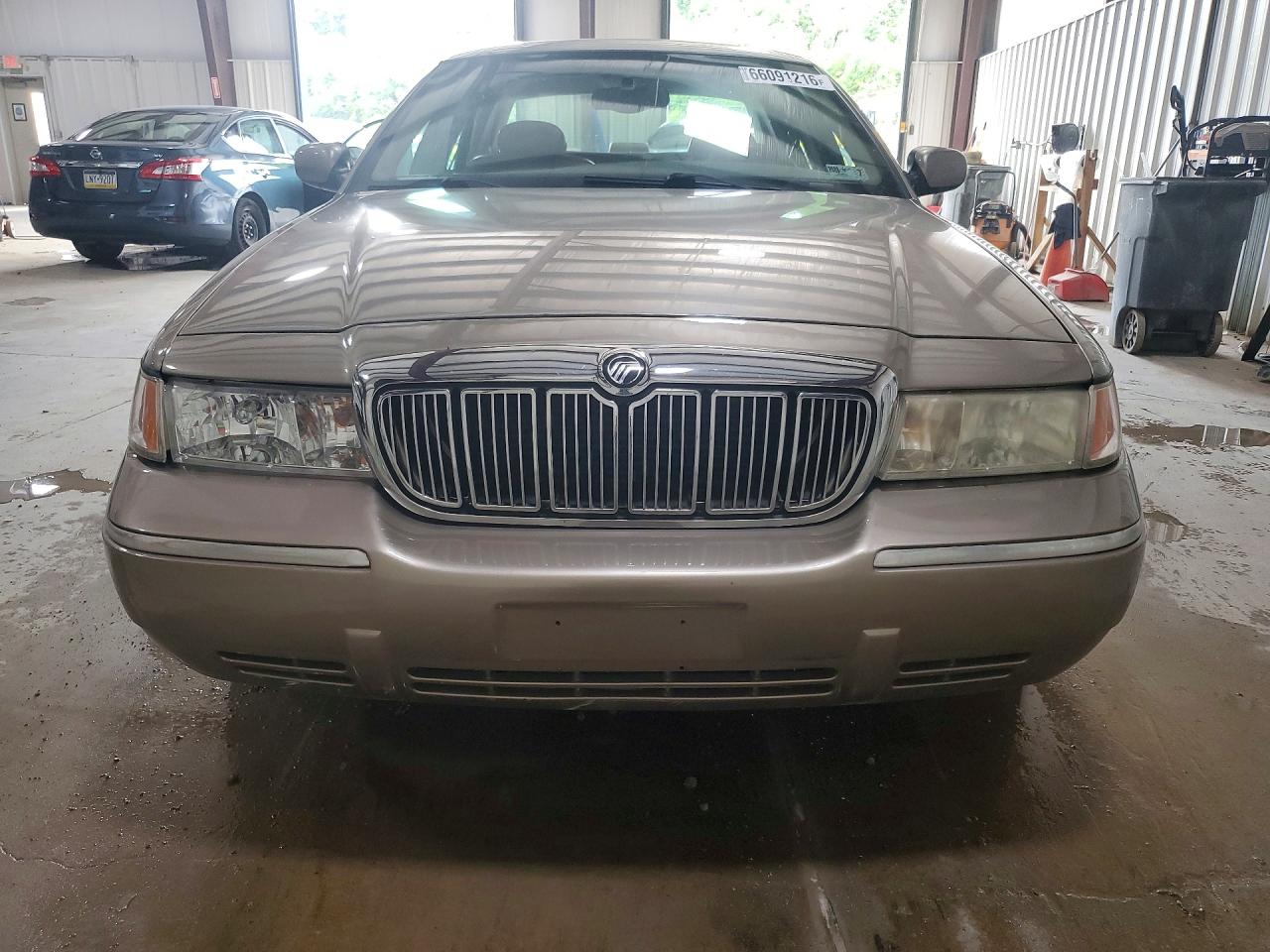 2001 Mercury Grand Marquis Ls Tan vin: 2MEFM75W11X662790