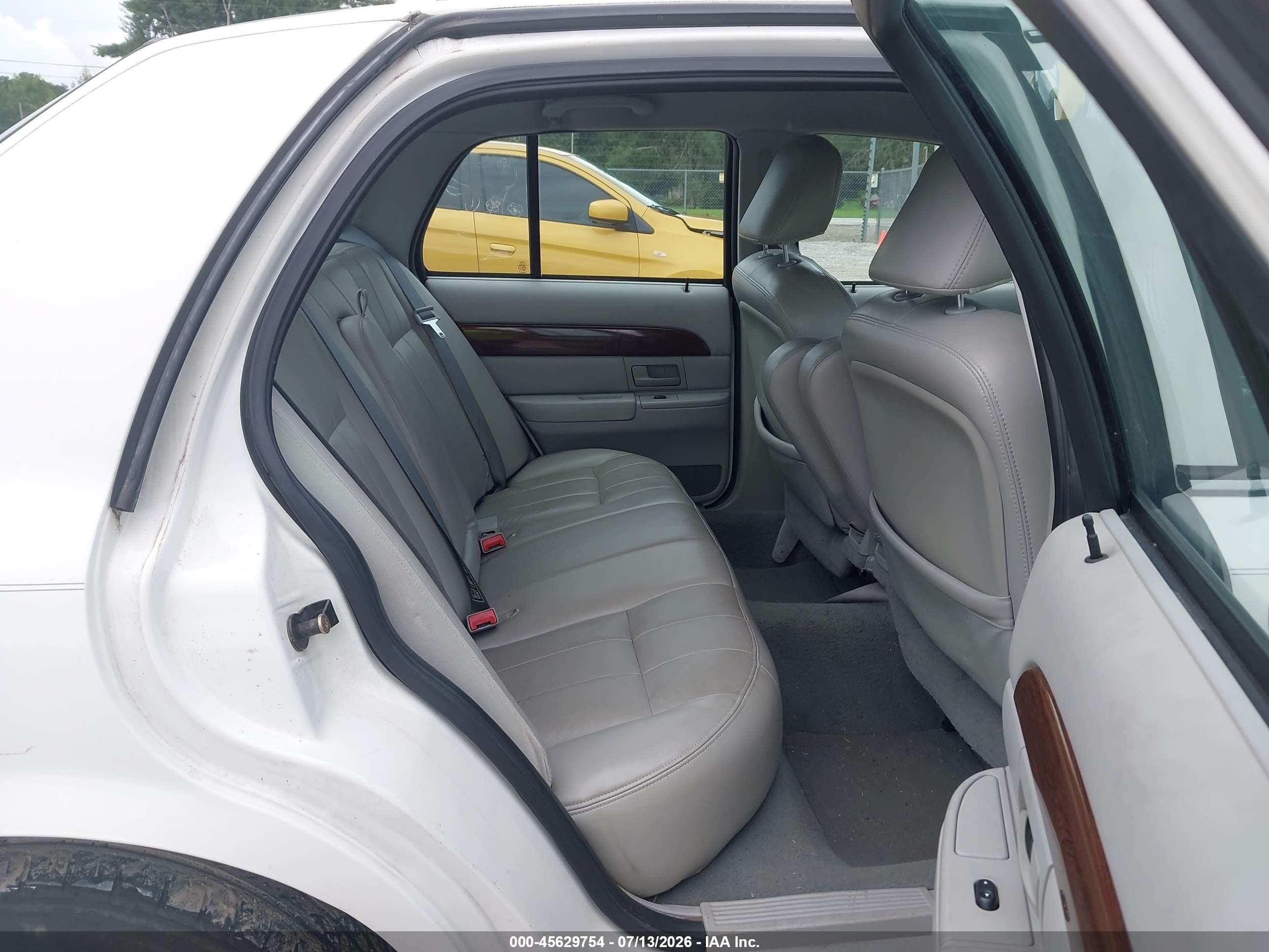 2004 Mercury Grand Marquis Ls White vin: 2MEFM75W14X612315