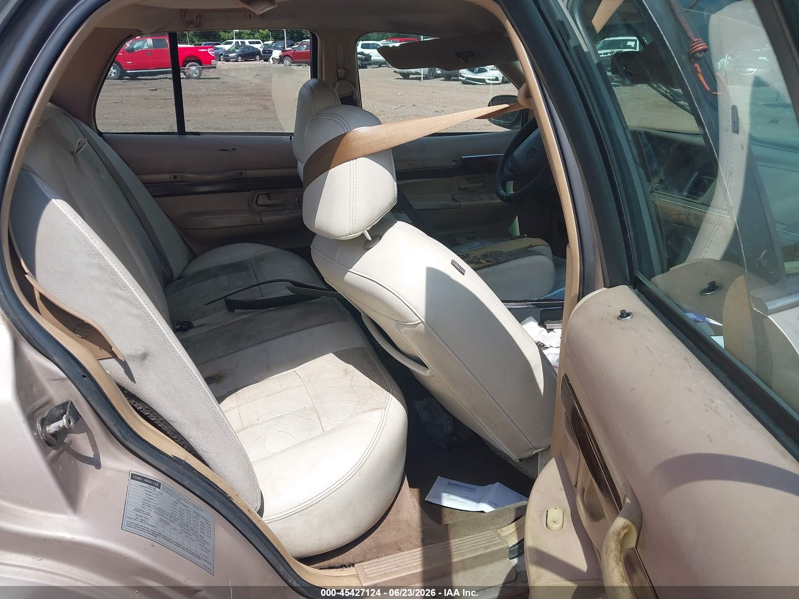 1998 Mercury Grand Marquis   Silver vin: 2MEFM75W1WX631031