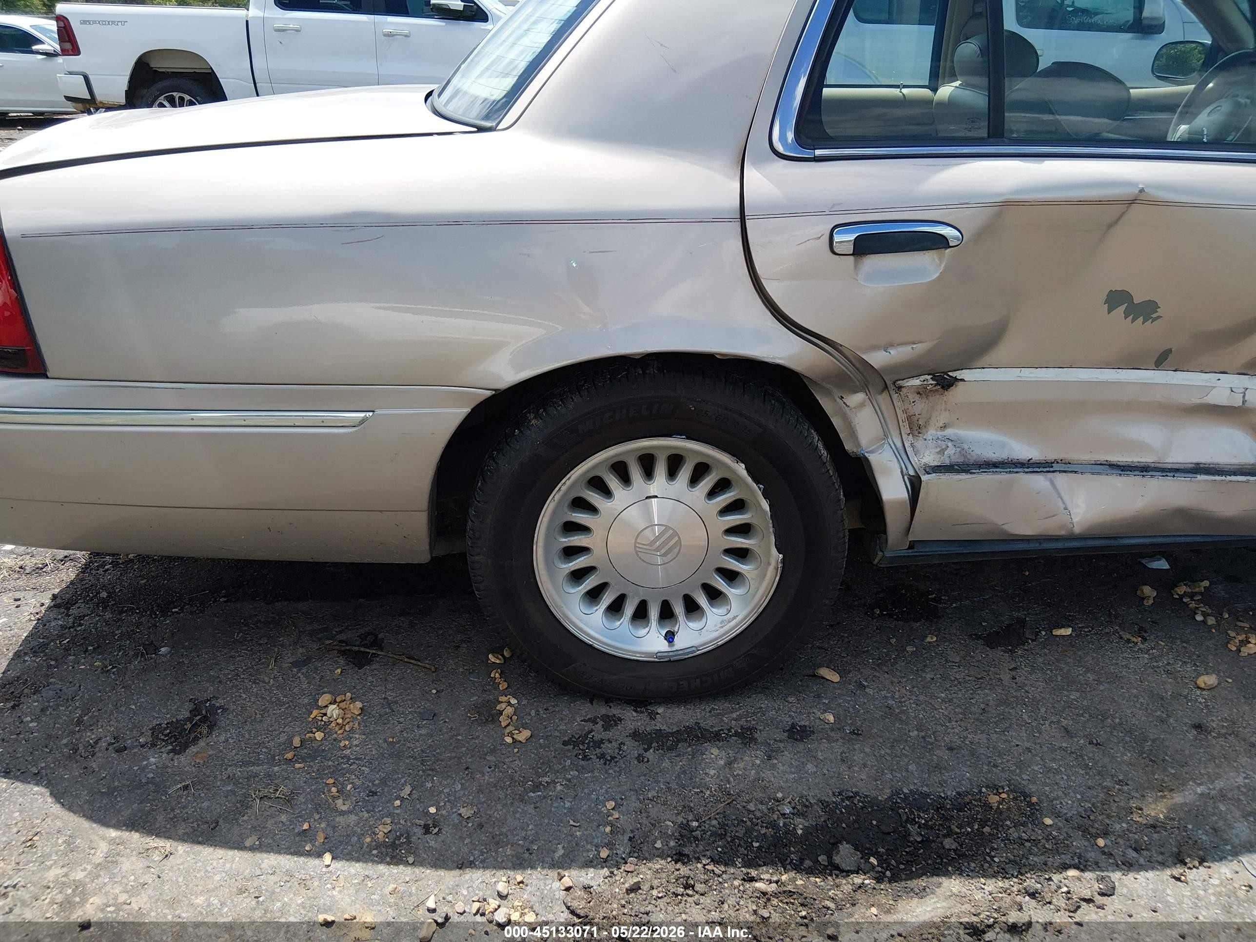1998 Mercury Grand Marquis   Gold vin: 2MEFM75W1WX685932