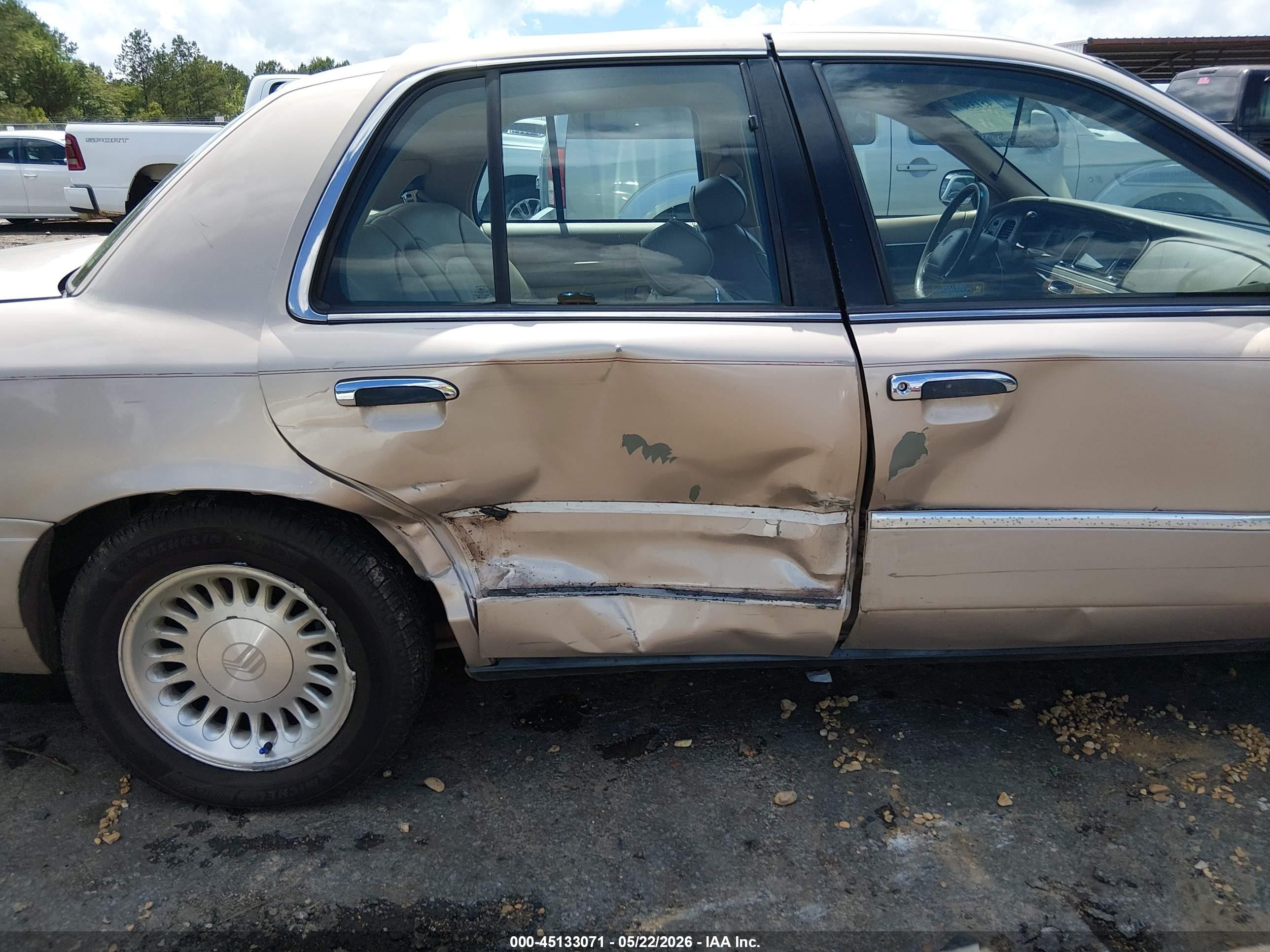 1998 Mercury Grand Marquis   Gold vin: 2MEFM75W1WX685932