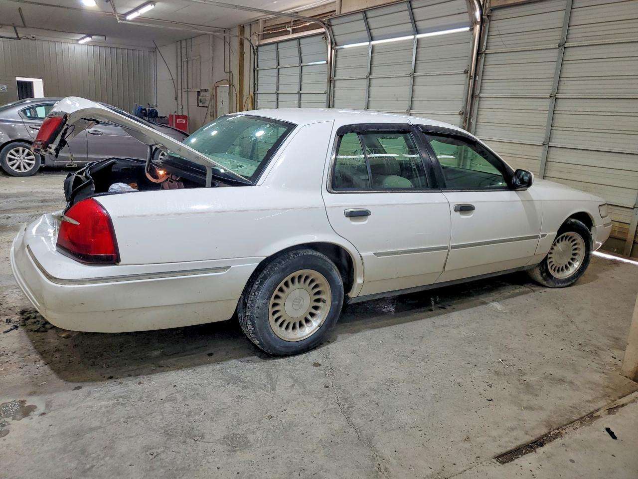 2000 Mercury Grand Marquis Ls White vin: 2MEFM75W1YX721041