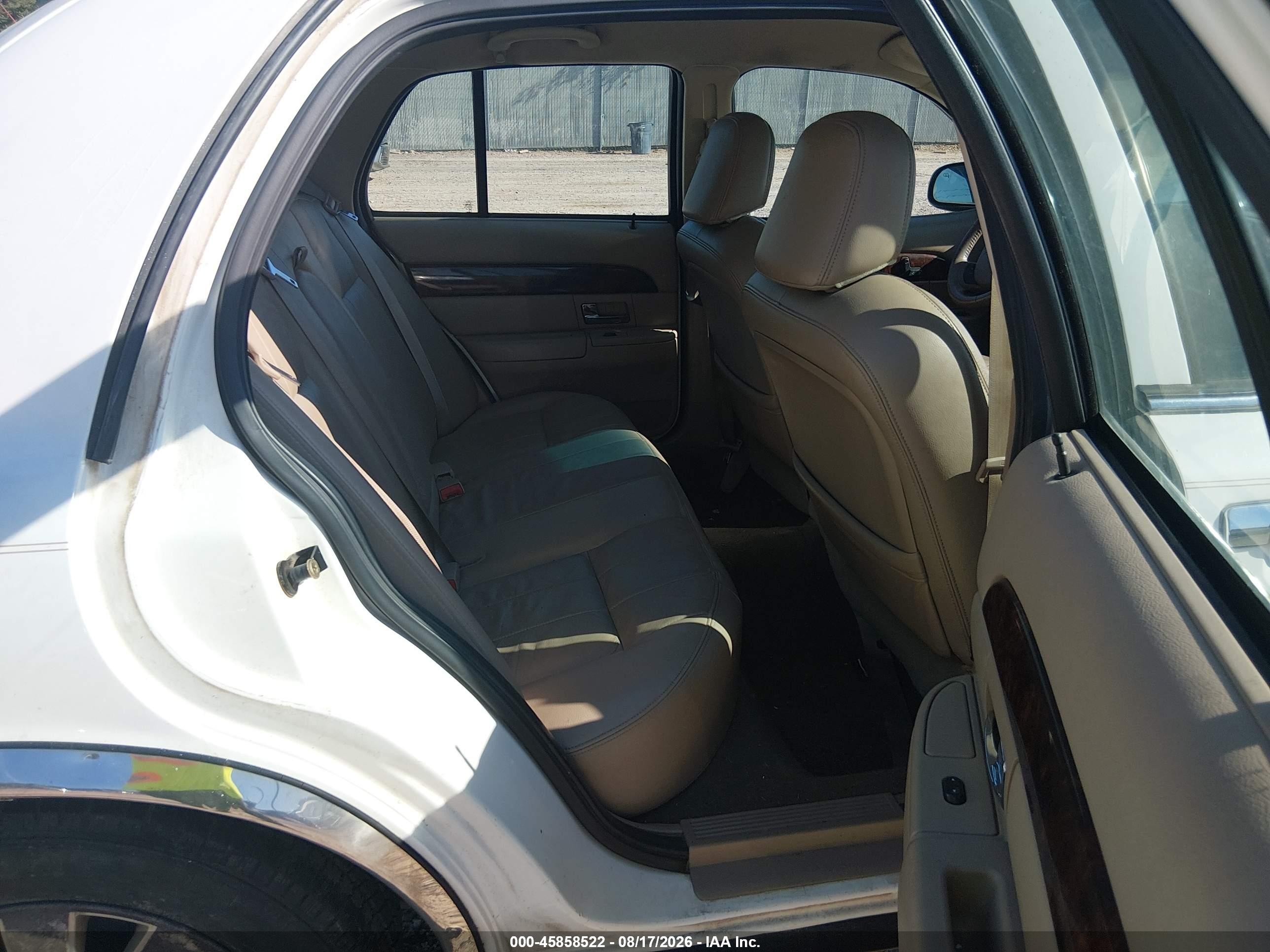 2005 Mercury Grand Marquis Ls/lse Белый vin: 2MEFM75W25X607867