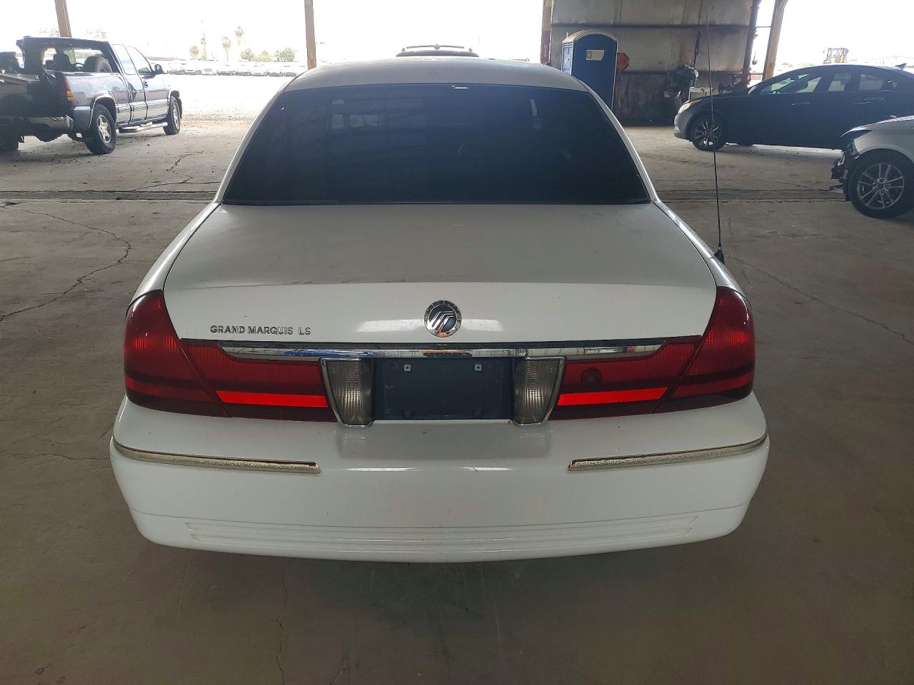 2005 Mercury Grand Marquis Ls Beige vin: 2MEFM75W25X632025