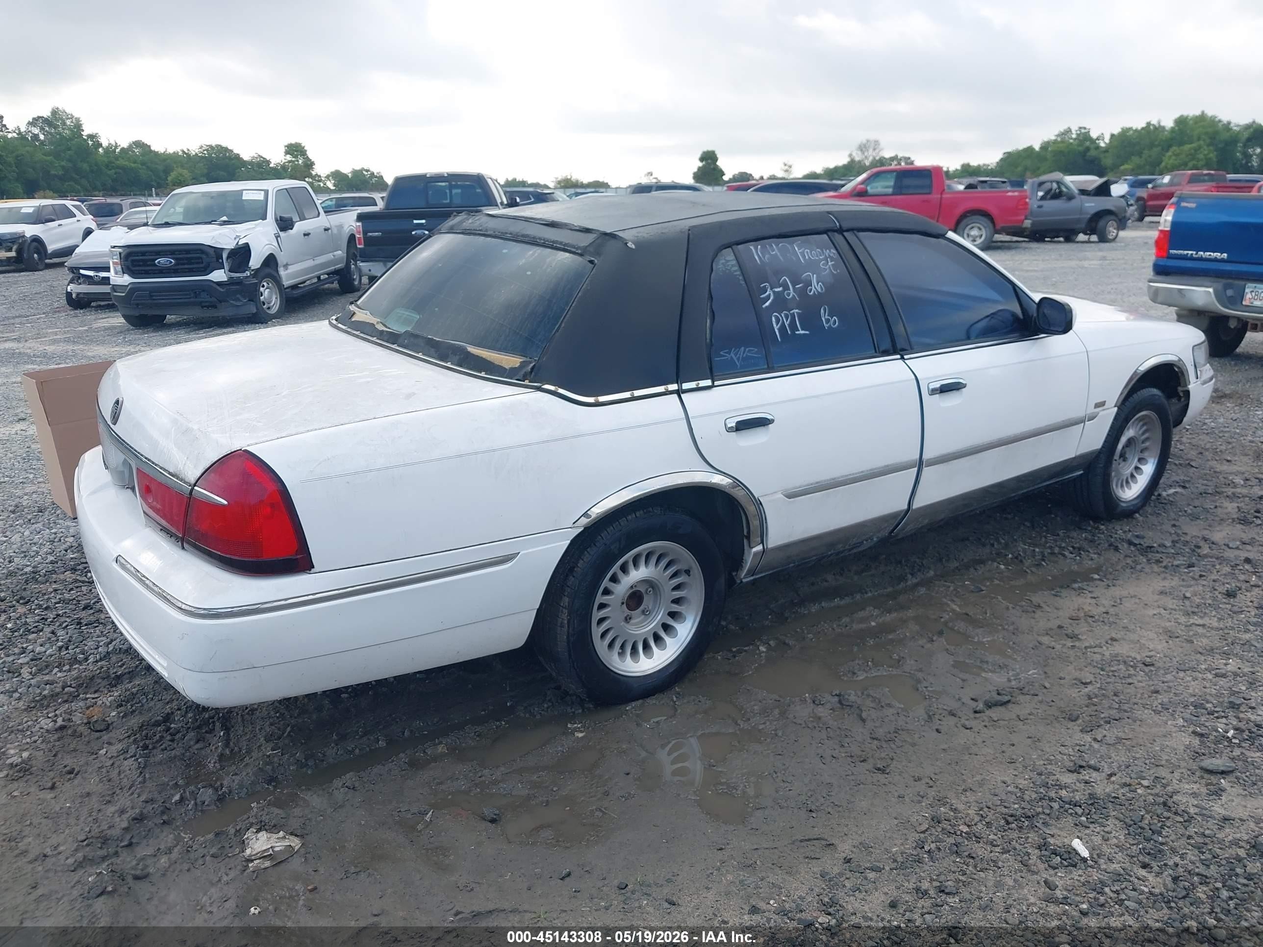 2000 Mercury Grand Marquis Ls Белый vin: 2MEFM75W2YX608103