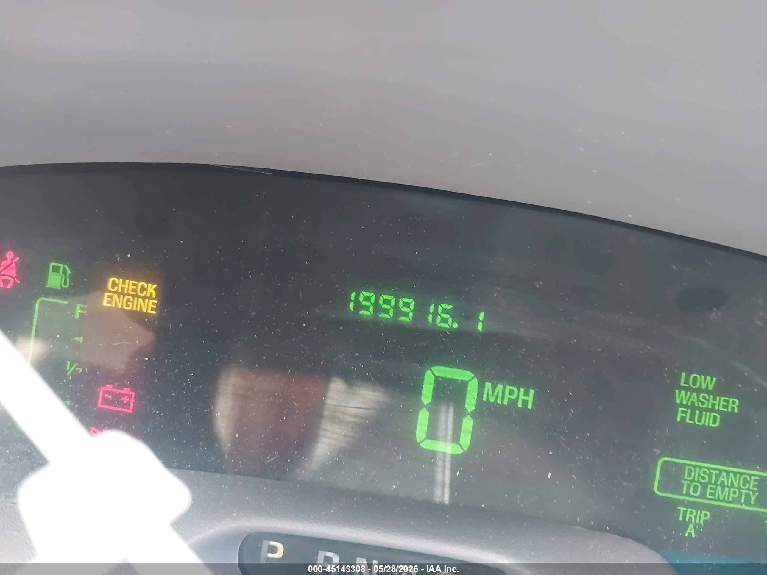 2000 Mercury Grand Marquis Ls Белый vin: 2MEFM75W2YX608103