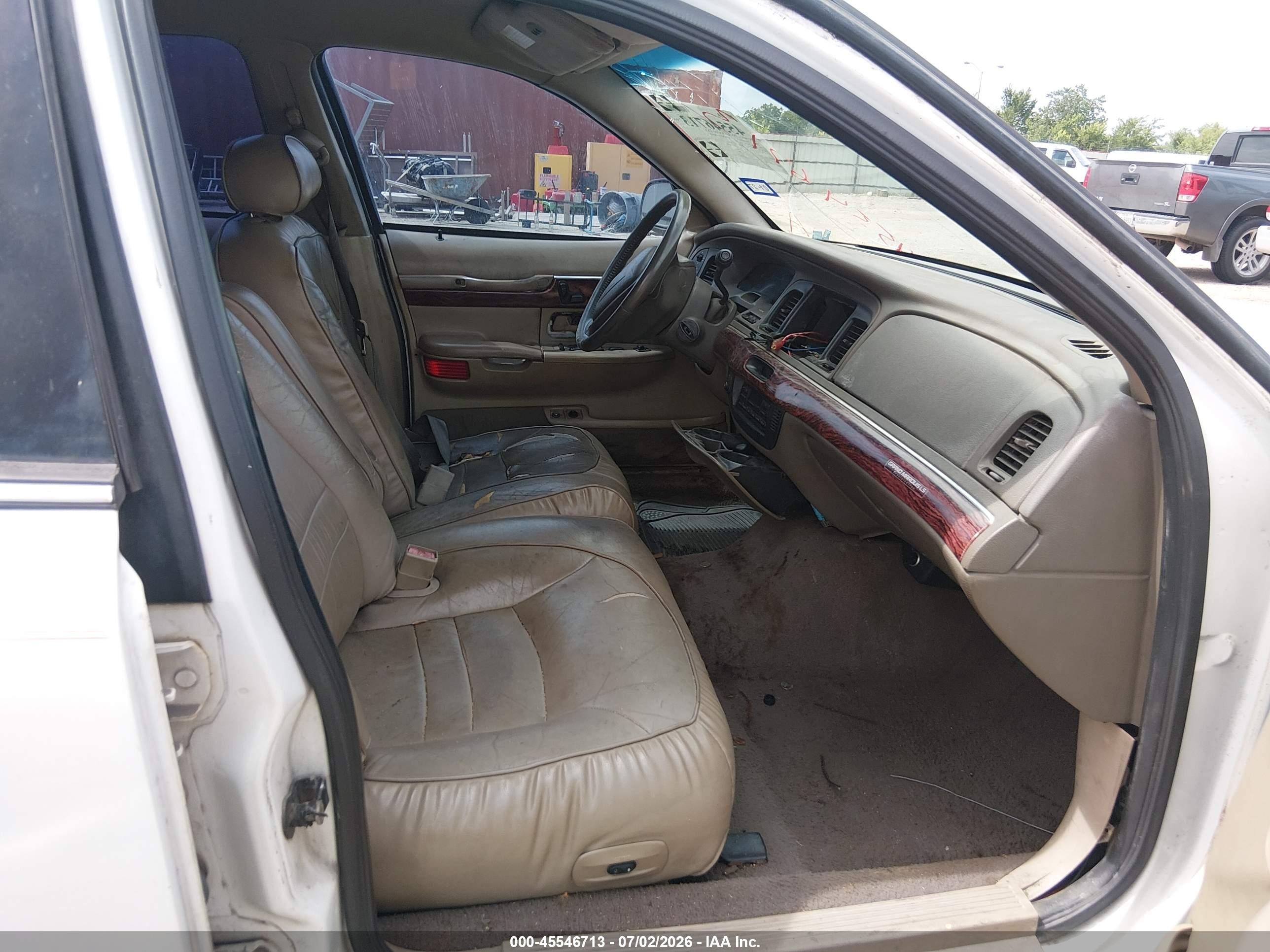 2001 Mercury Grand Marquis Ls White vin: 2MEFM75W31X612523