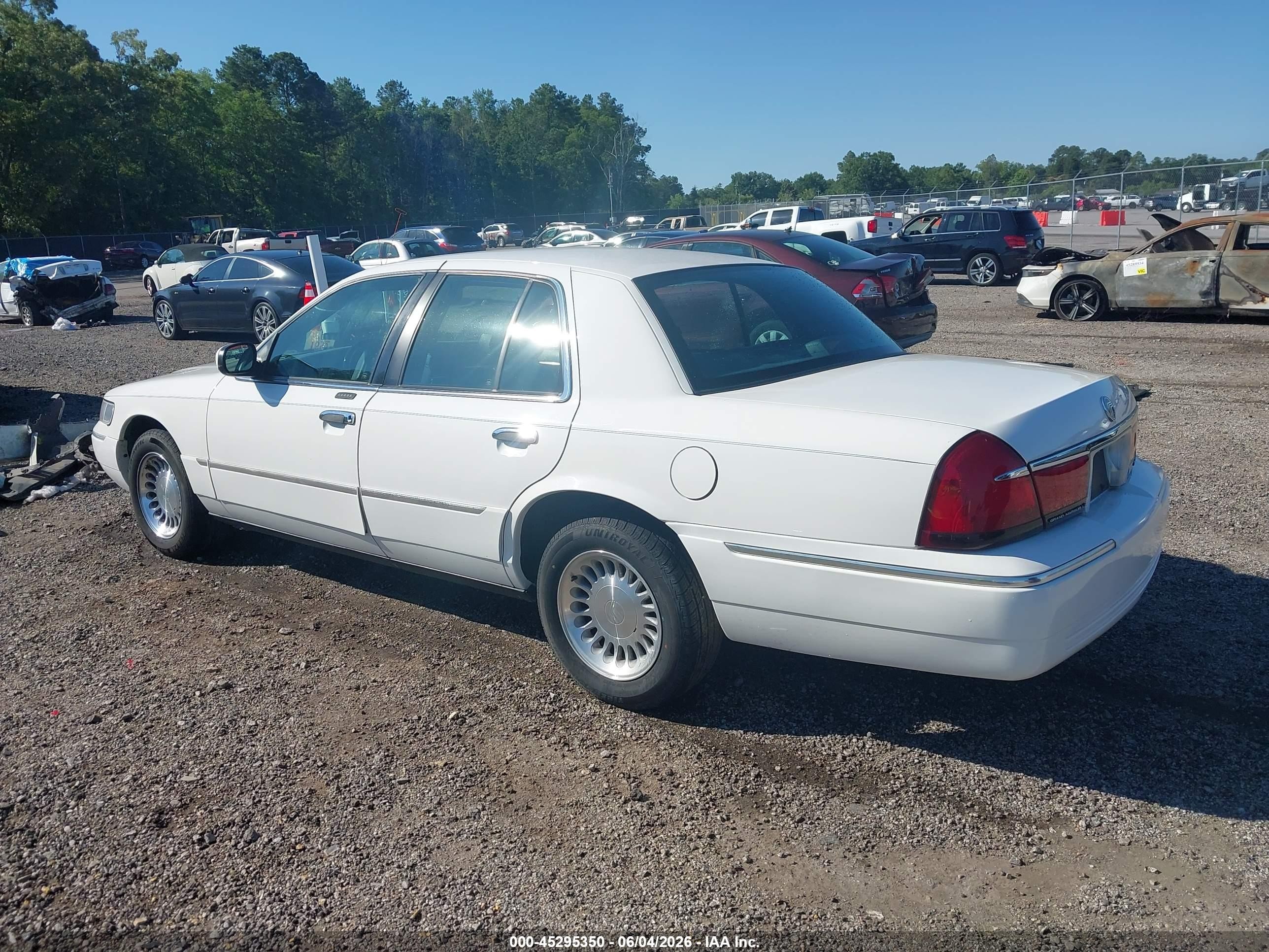 2001 Mercury Grand Marquis Ls White vin: 2MEFM75W31X618385