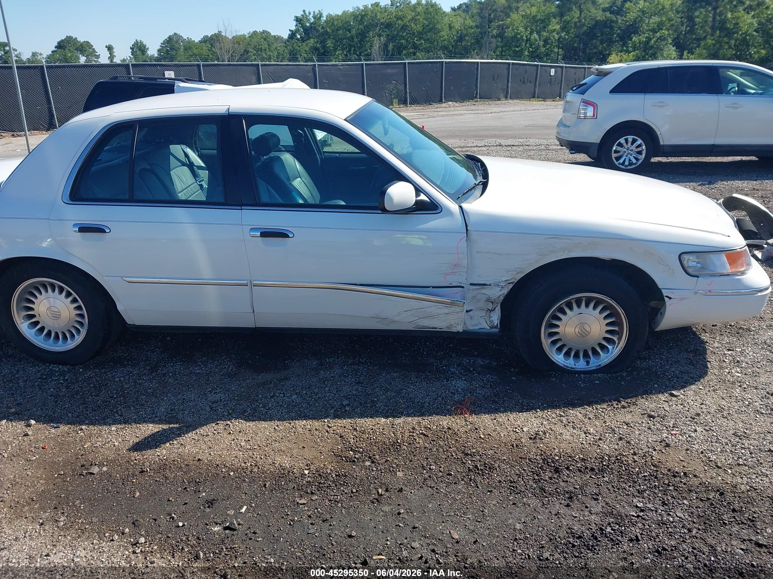 2001 Mercury Grand Marquis Ls White vin: 2MEFM75W31X618385