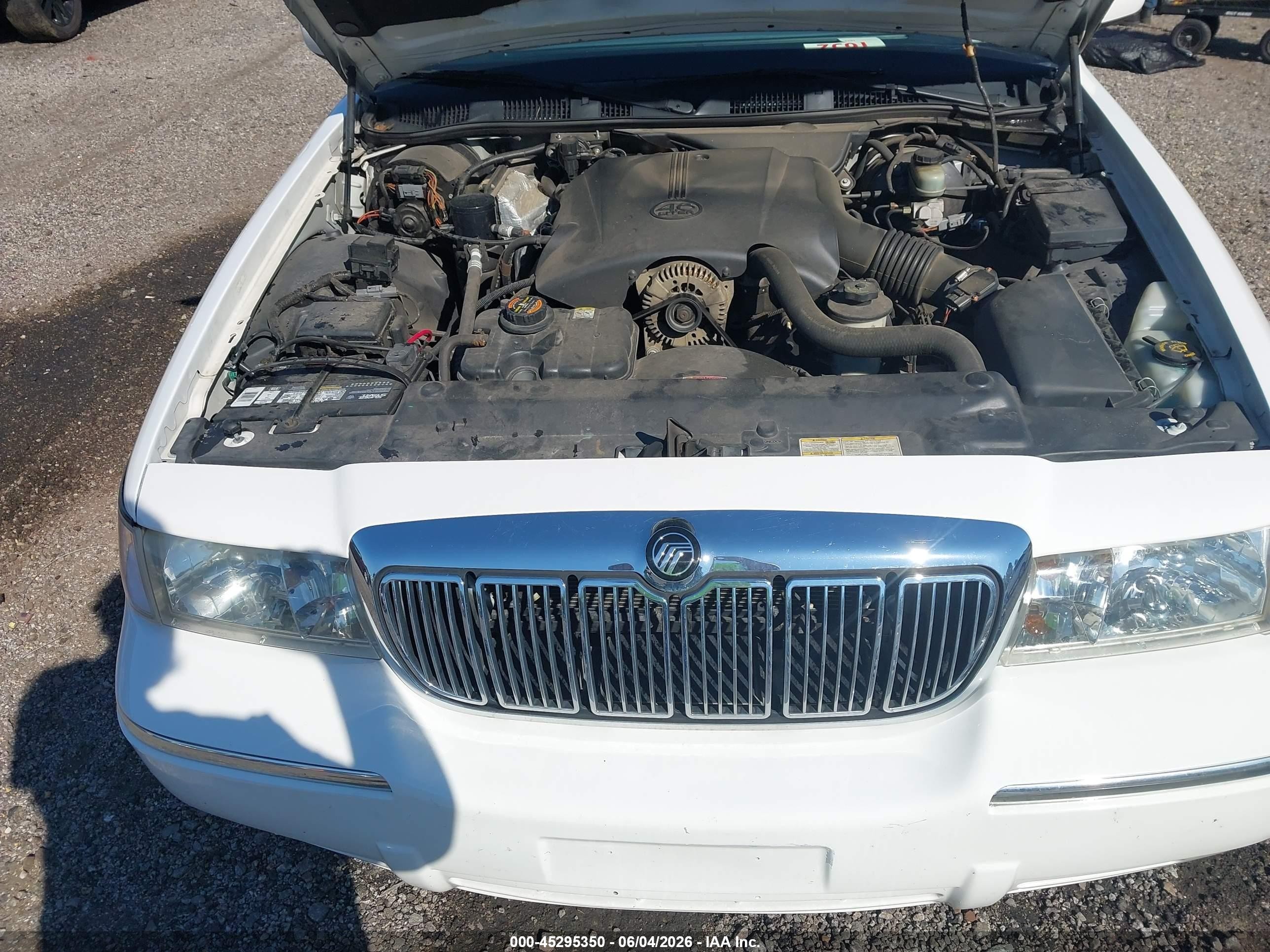 2001 Mercury Grand Marquis Ls White vin: 2MEFM75W31X618385