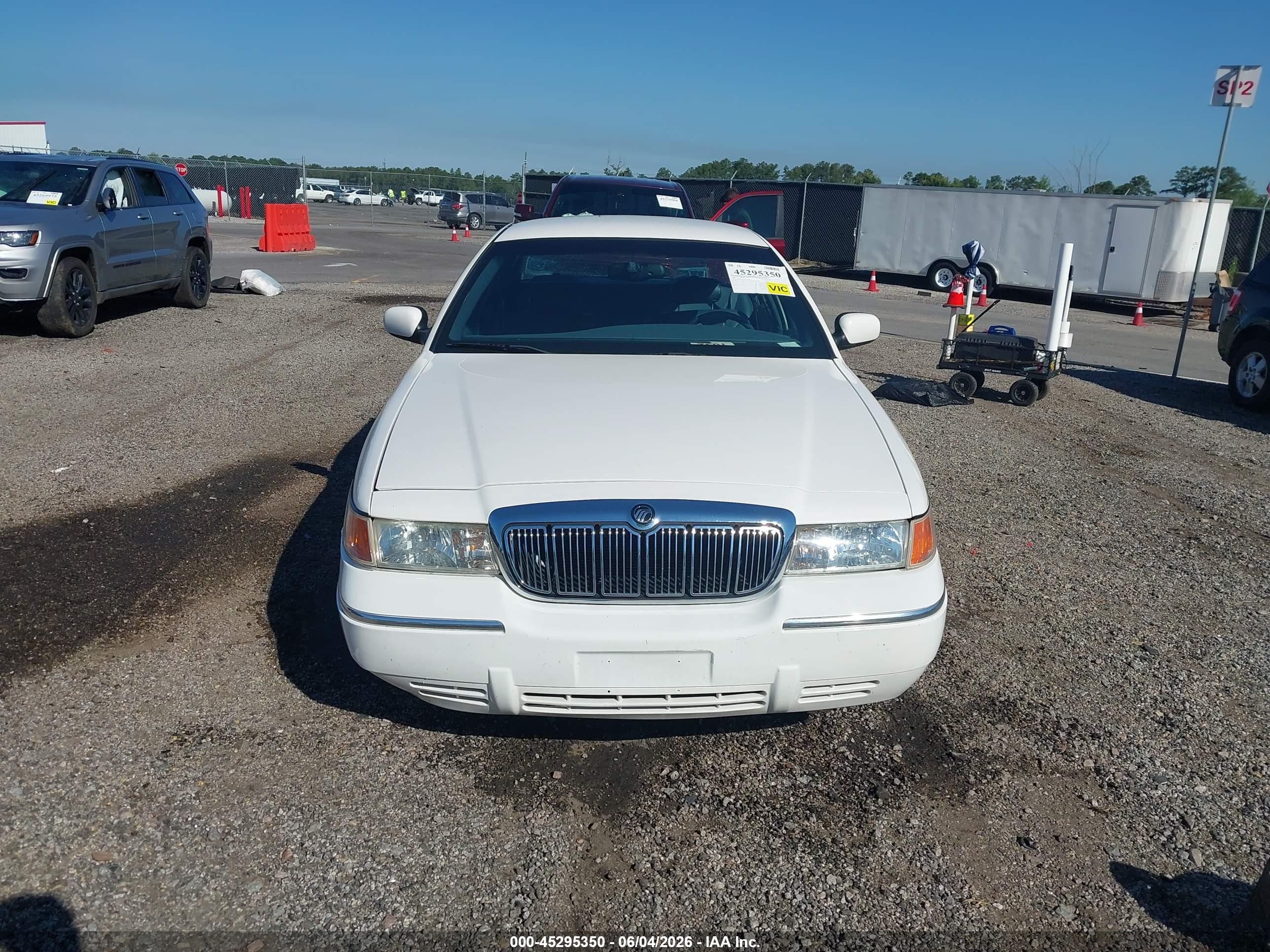 2001 Mercury Grand Marquis Ls White vin: 2MEFM75W31X618385