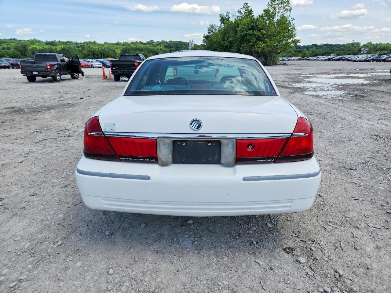 2001 Mercury Grand Marquis Ls White vin: 2MEFM75W31X624137