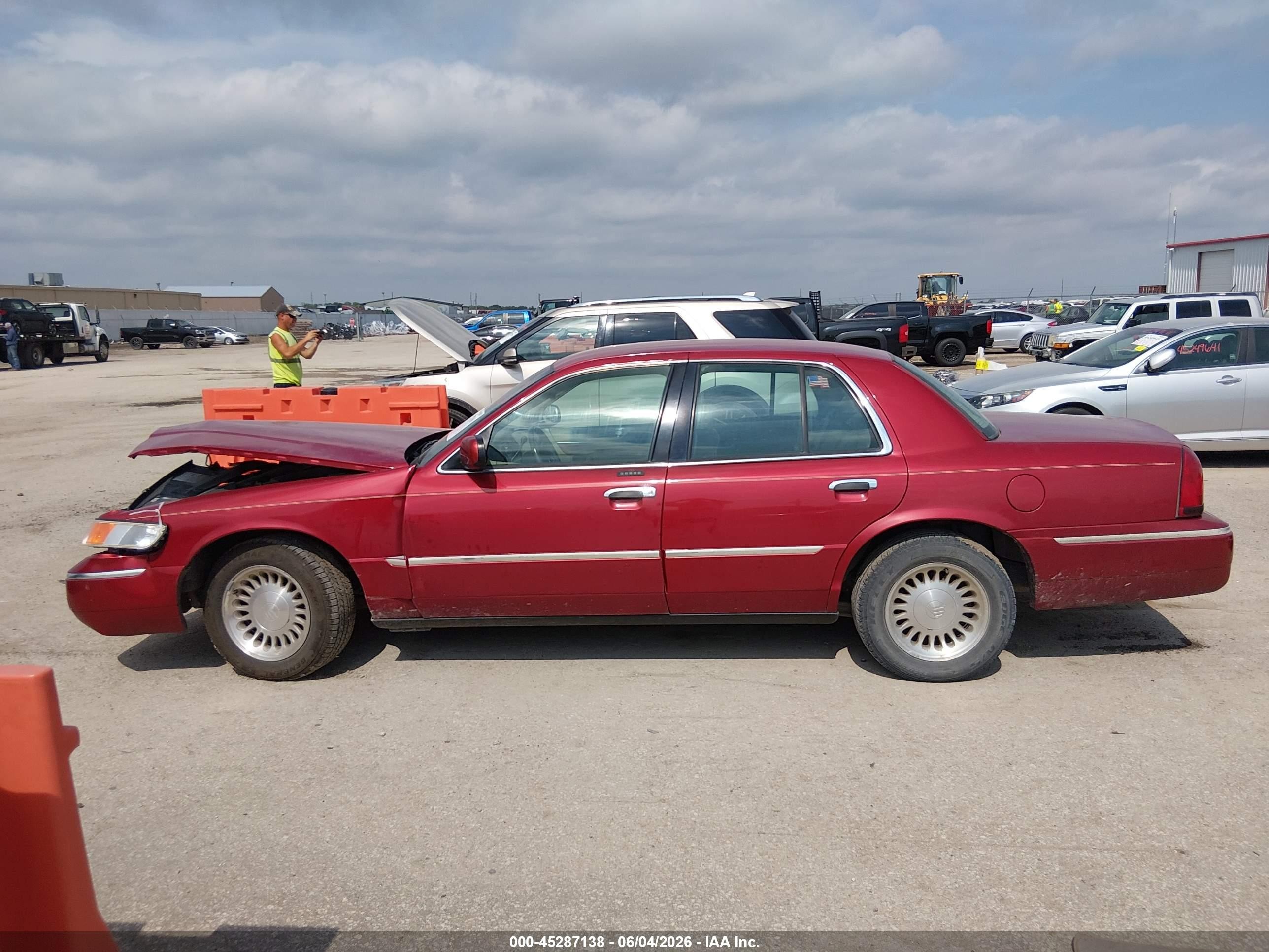 2001 Mercury Grand Marquis Ls Красный vin: 2MEFM75W31X668073
