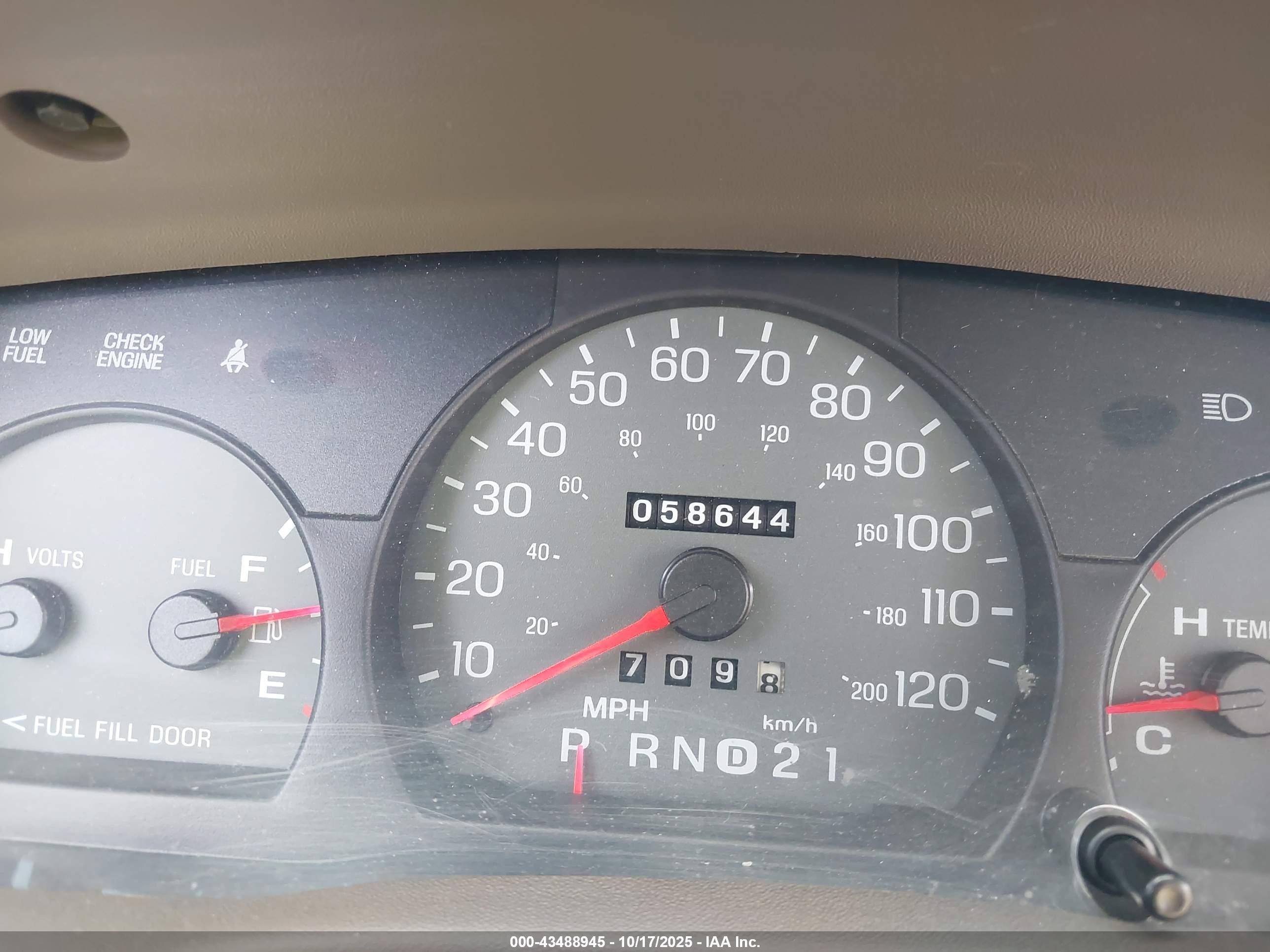2002 Mercury Grand Marquis Ls Gold vin: 2MEFM75W32X626729