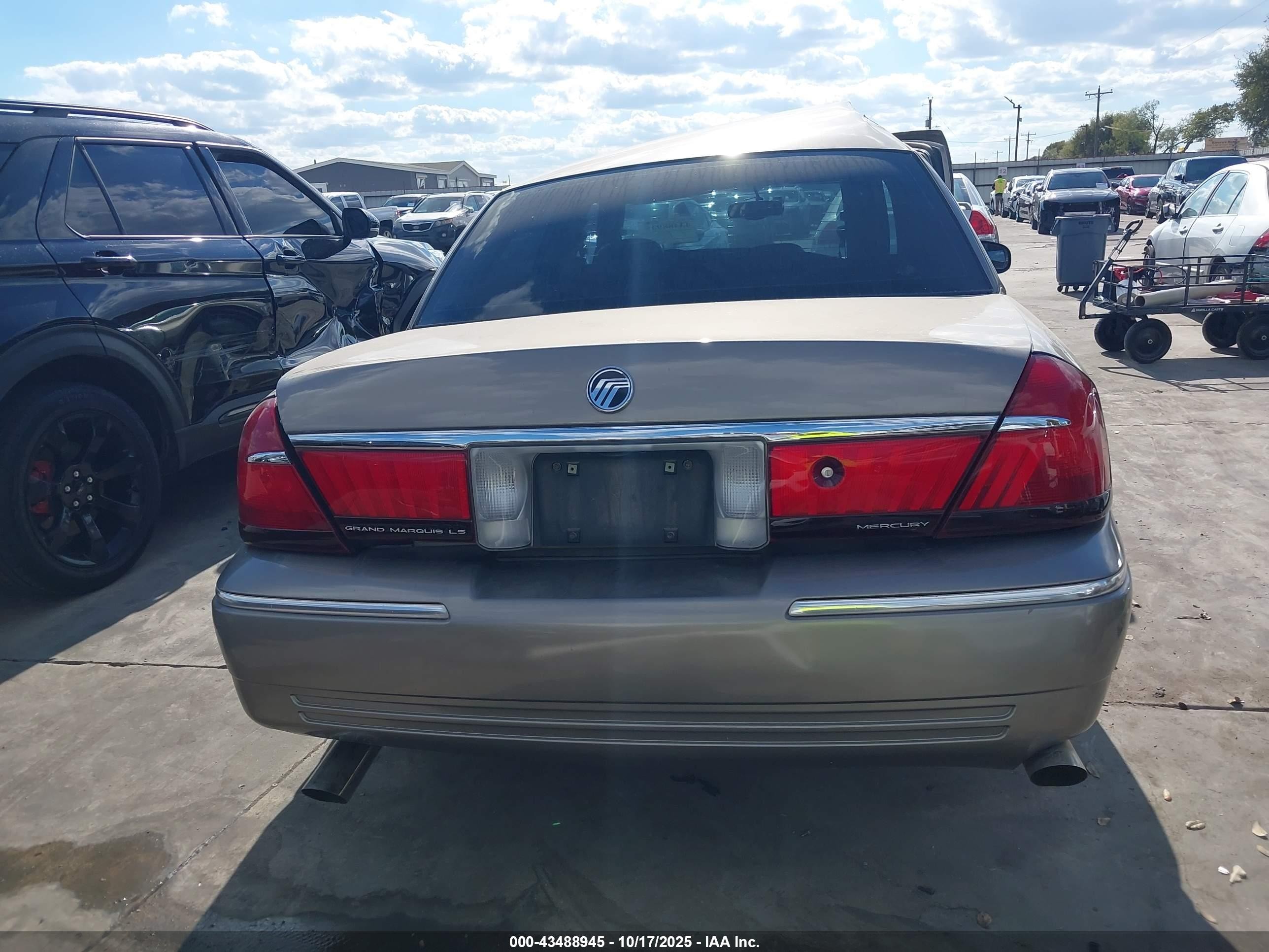 2002 Mercury Grand Marquis Ls Gold vin: 2MEFM75W32X626729