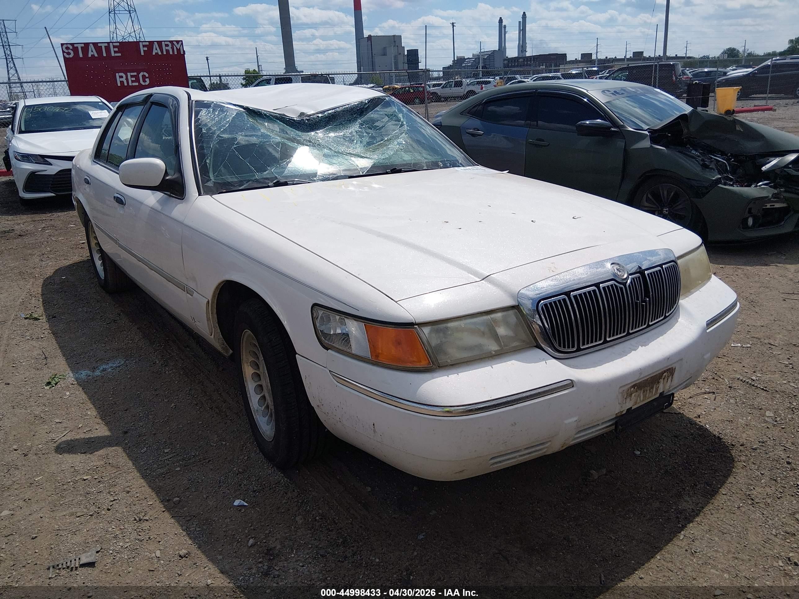 2002 Mercury Grand Marquis Ls White vin: 2MEFM75W32X637388