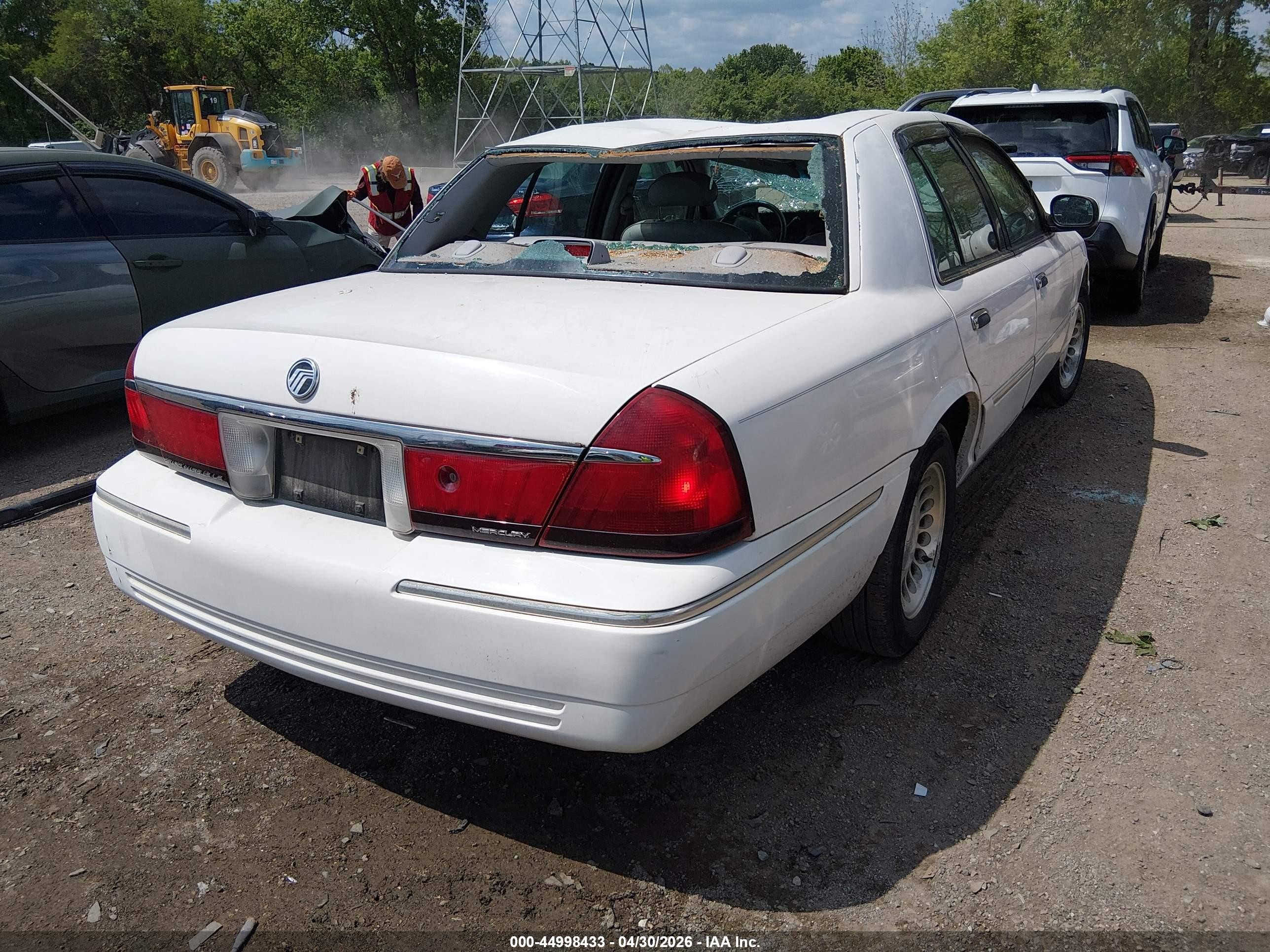 2002 Mercury Grand Marquis Ls Белый vin: 2MEFM75W32X637388