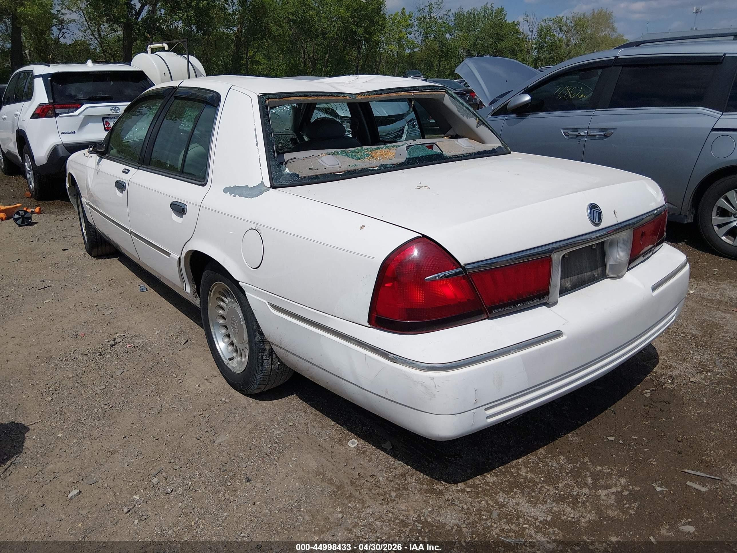 2002 Mercury Grand Marquis Ls Белый vin: 2MEFM75W32X637388