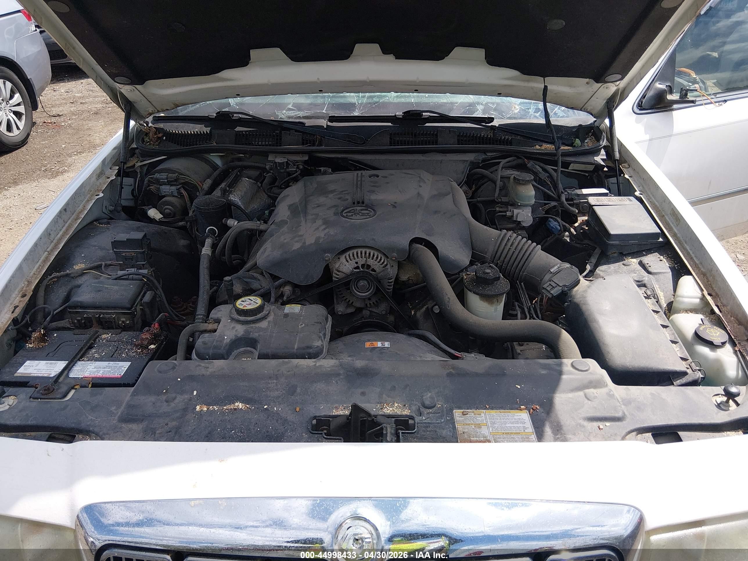 2002 Mercury Grand Marquis Ls Белый vin: 2MEFM75W32X637388