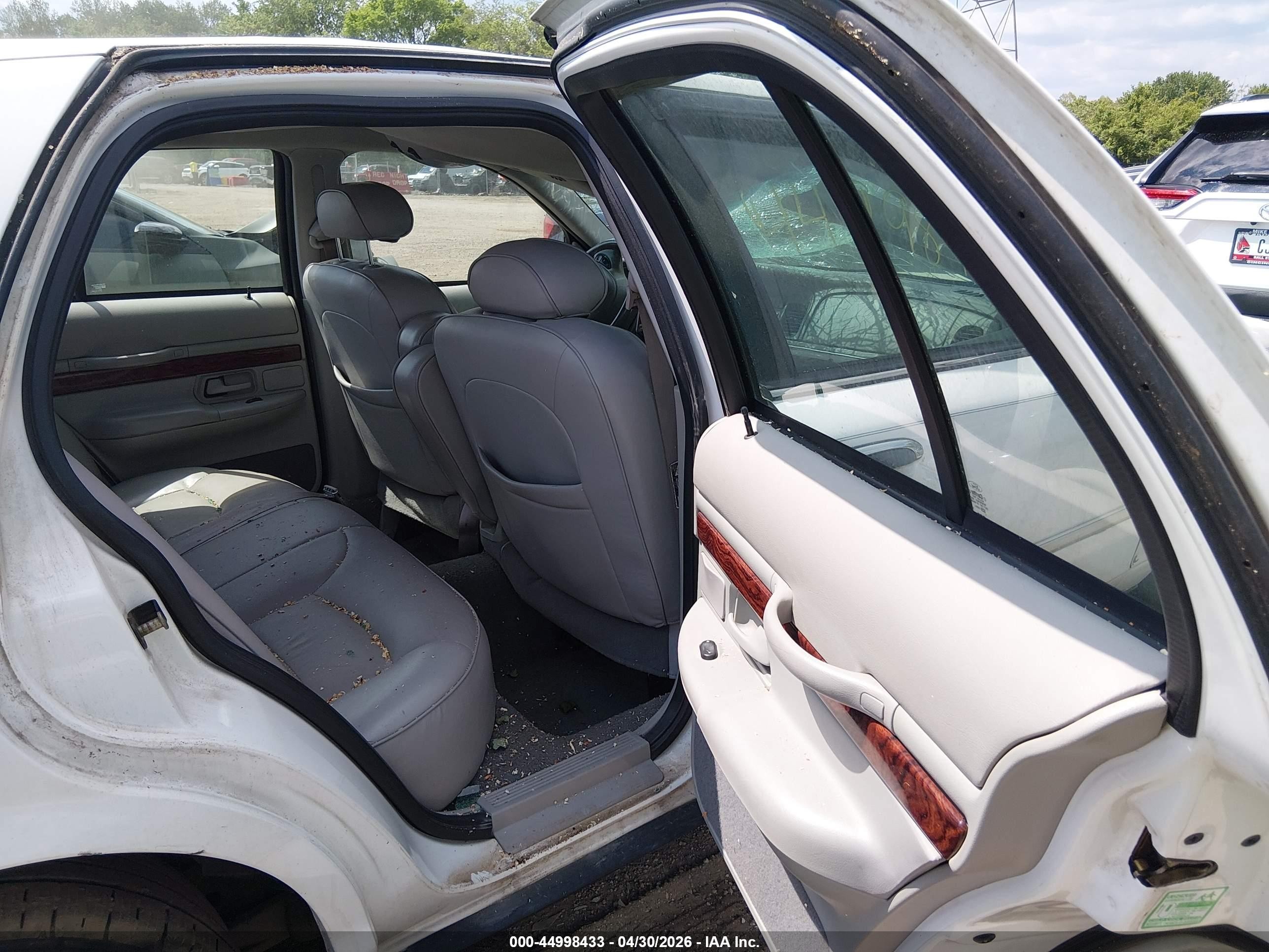 2002 Mercury Grand Marquis Ls Белый vin: 2MEFM75W32X637388