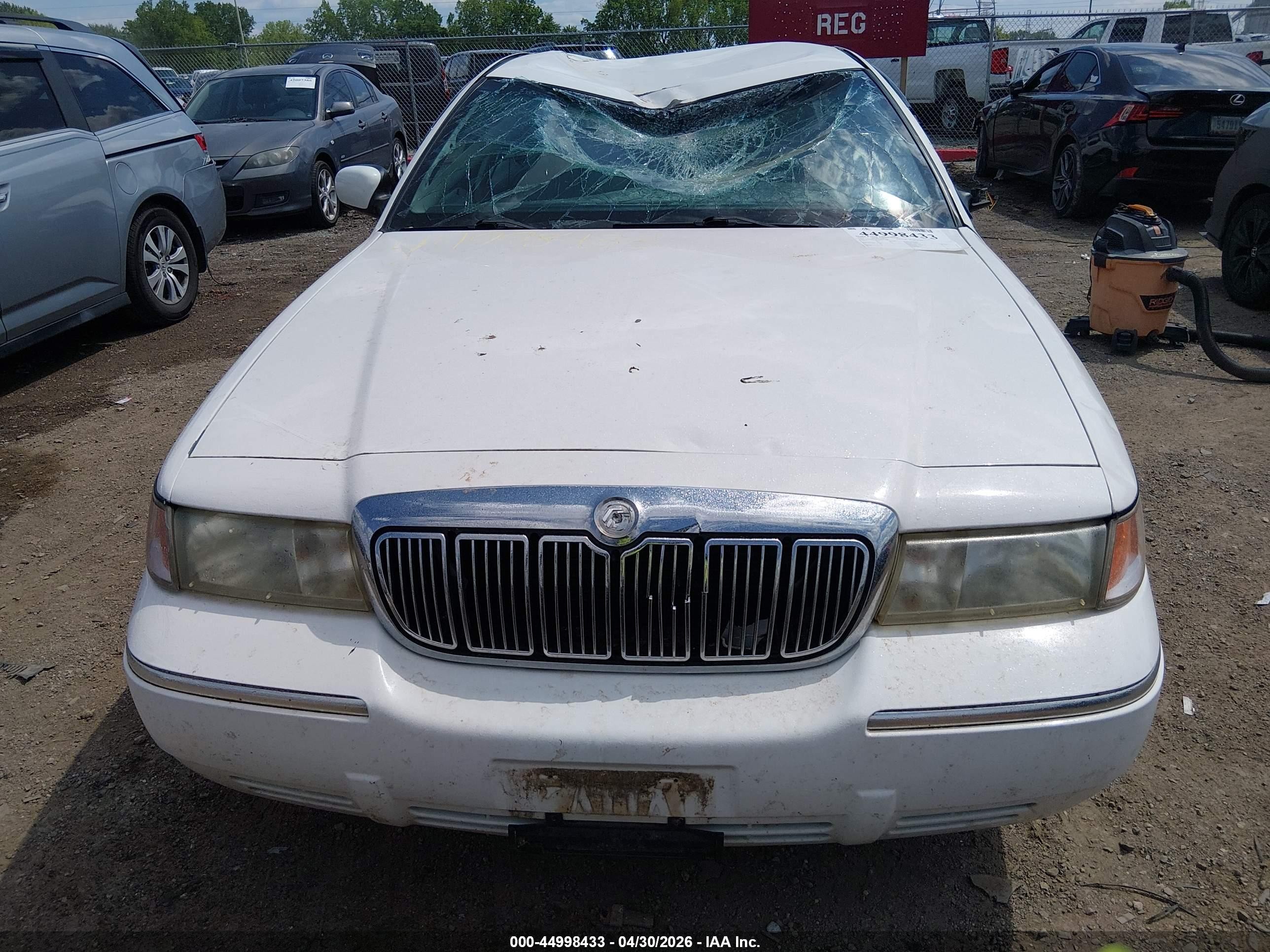 2002 Mercury Grand Marquis Ls Белый vin: 2MEFM75W32X637388