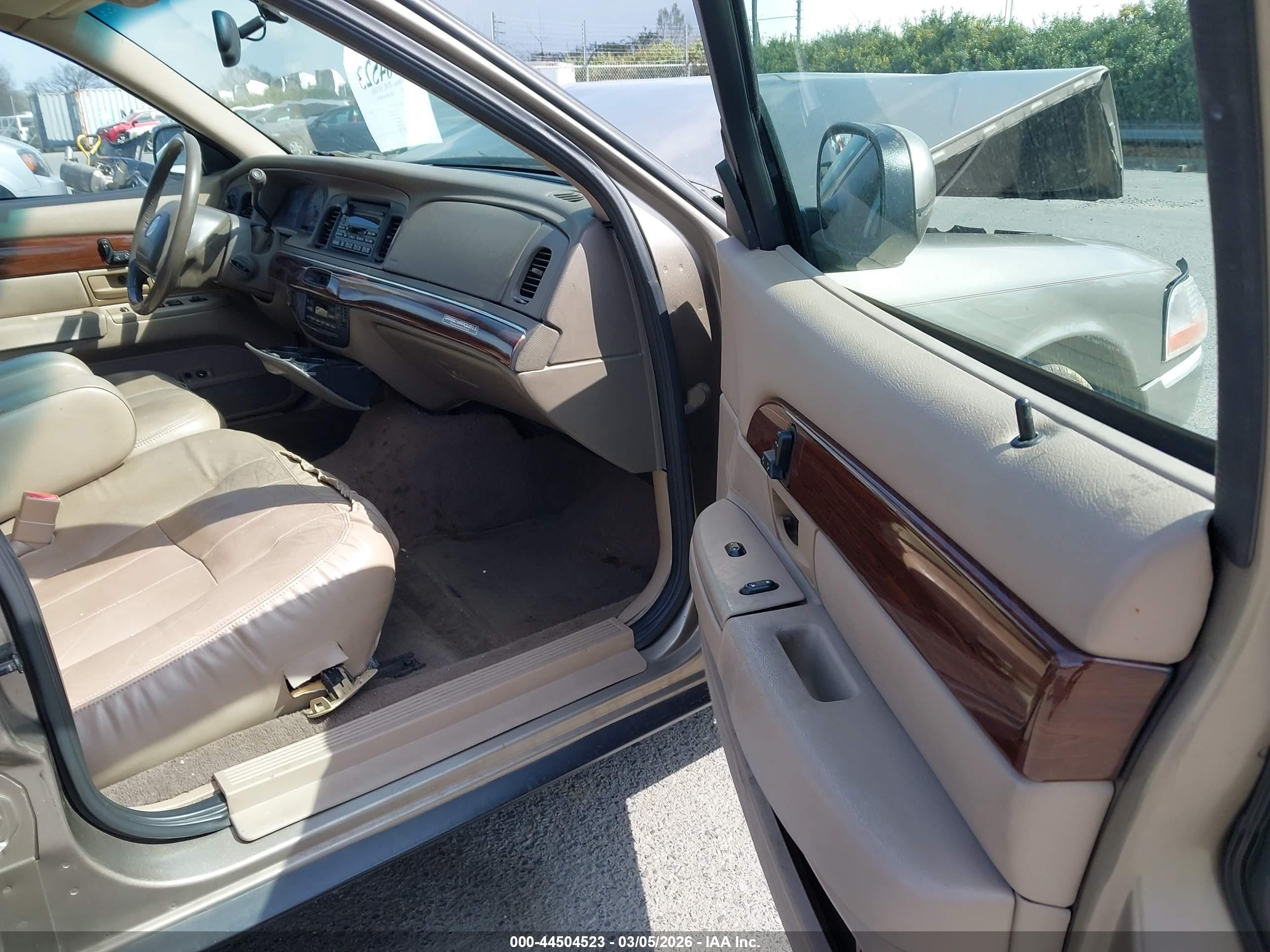2003 Mercury Grand Marquis Ls Gold vin: 2MEFM75W33X641359