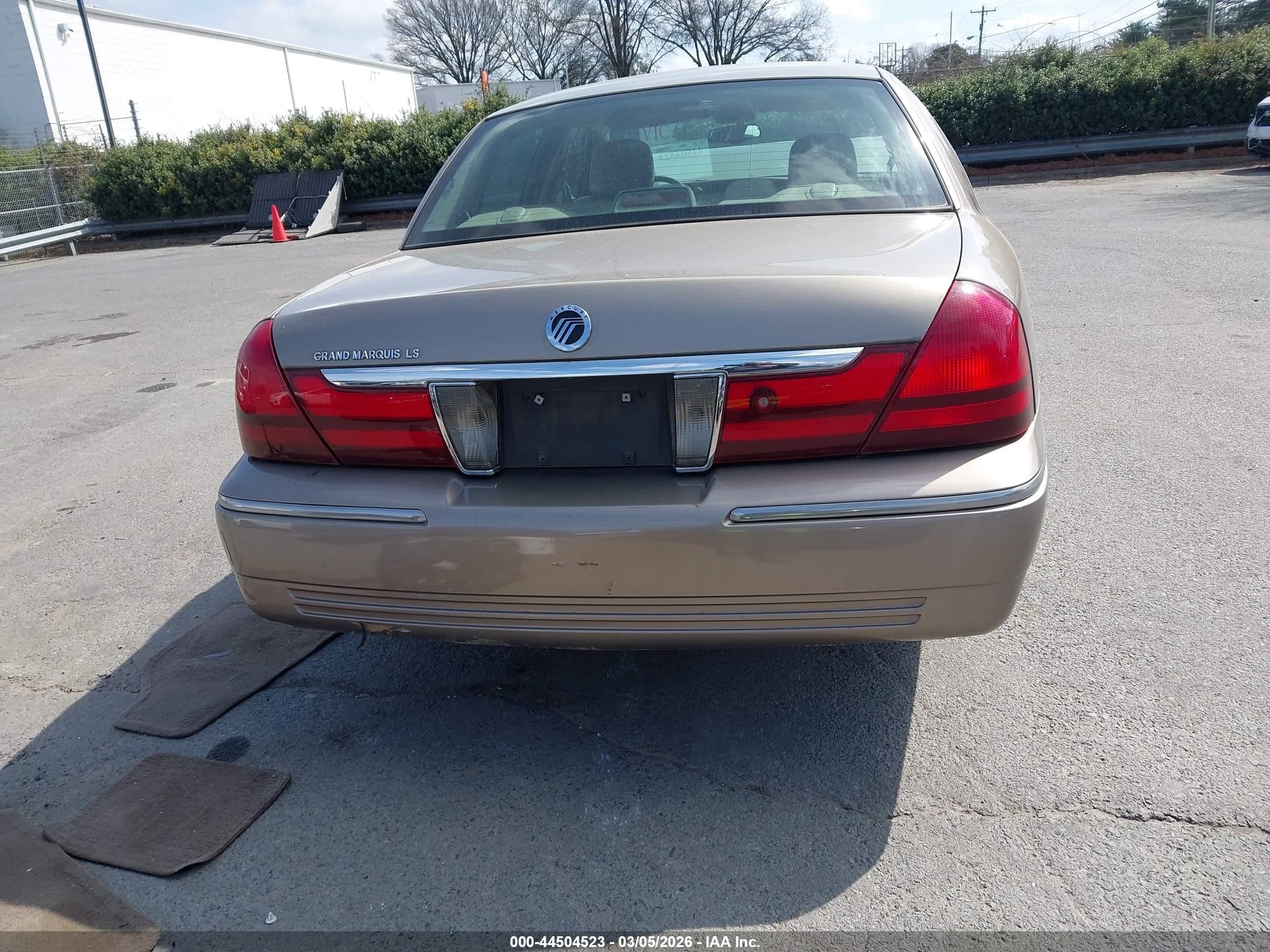 2003 Mercury Grand Marquis Ls Gold vin: 2MEFM75W33X641359