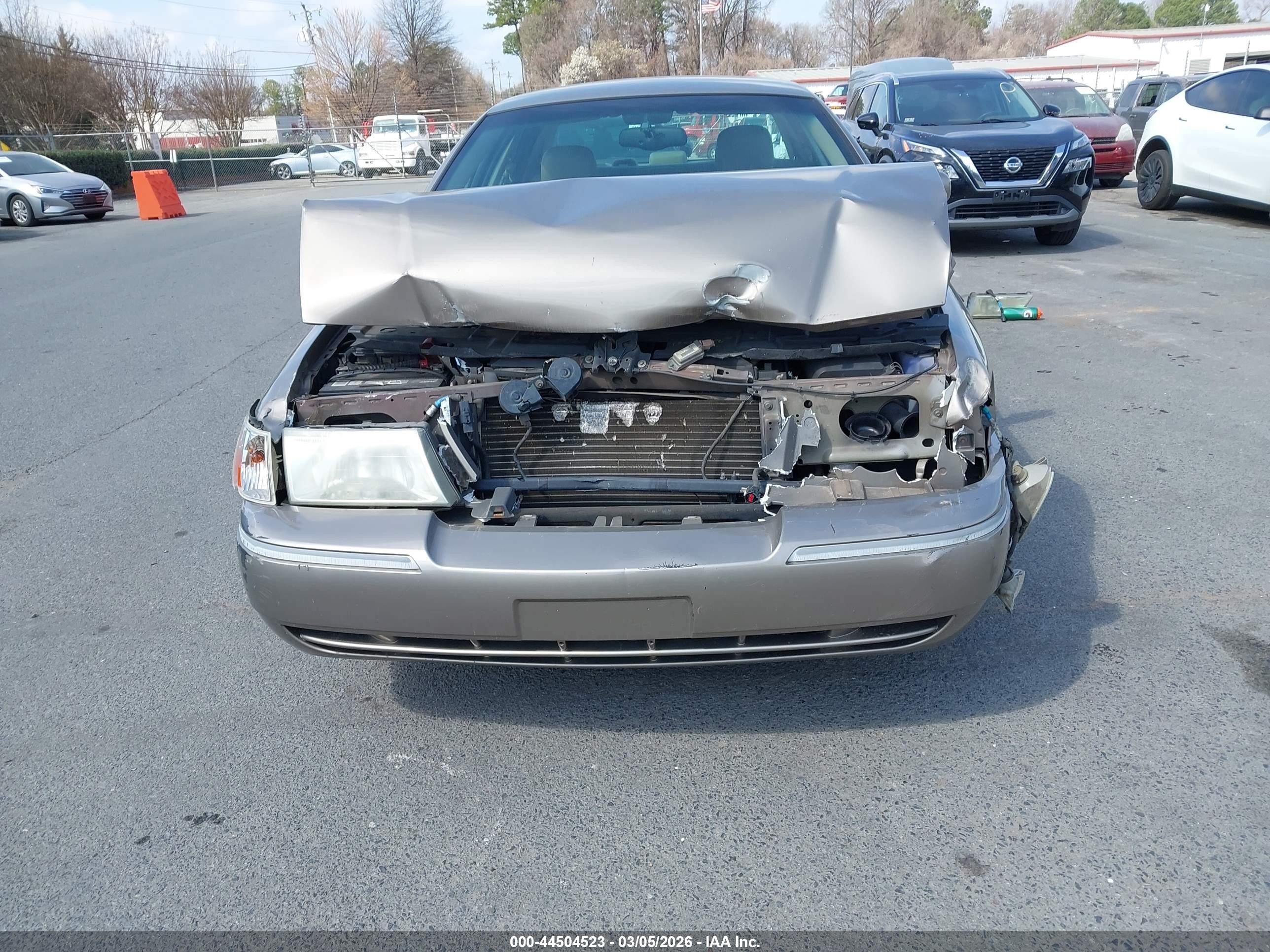 2003 Mercury Grand Marquis Ls Gold vin: 2MEFM75W33X641359