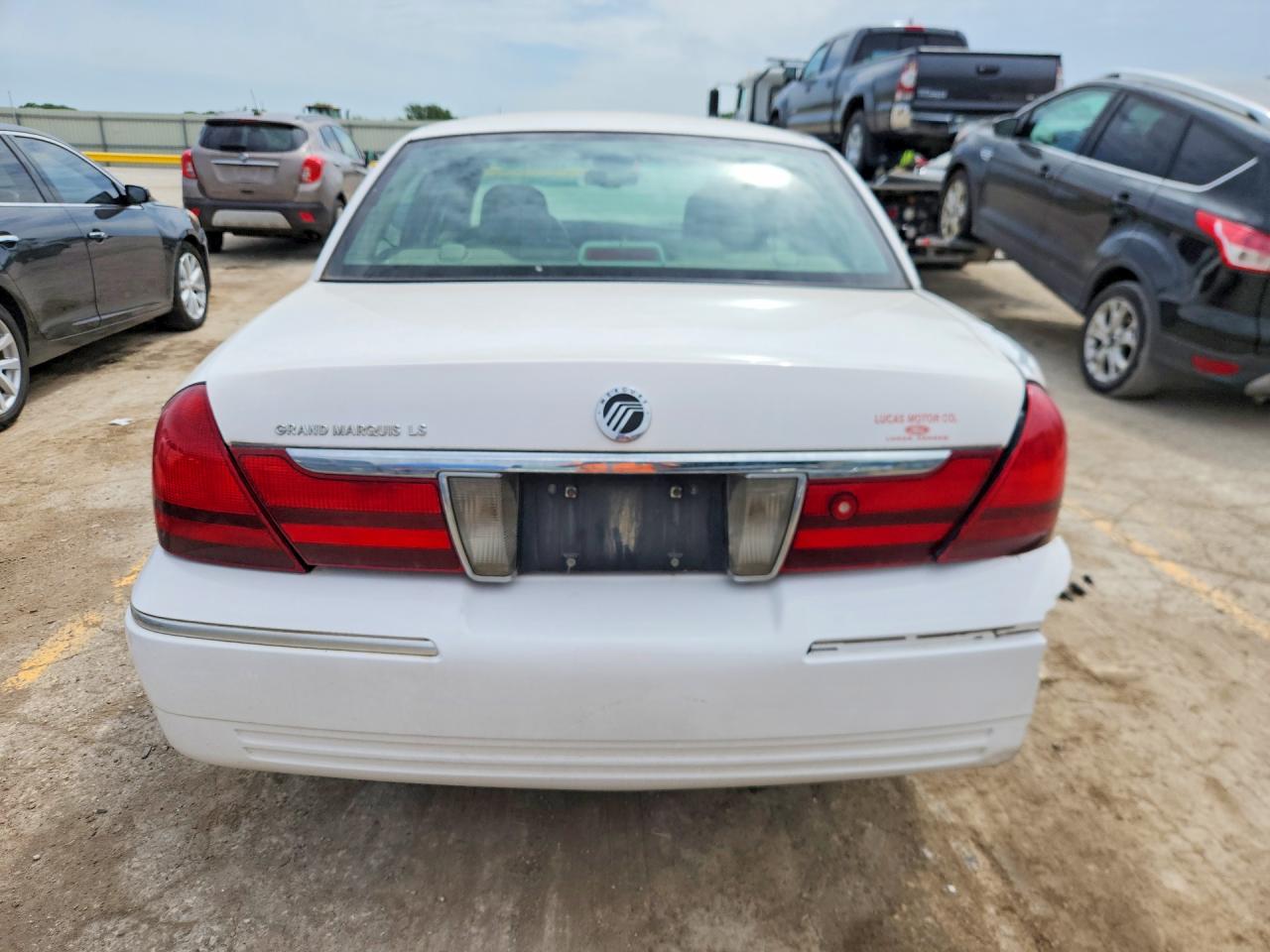 2003 Mercury Grand Marquis Ls White vin: 2MEFM75W33X669419