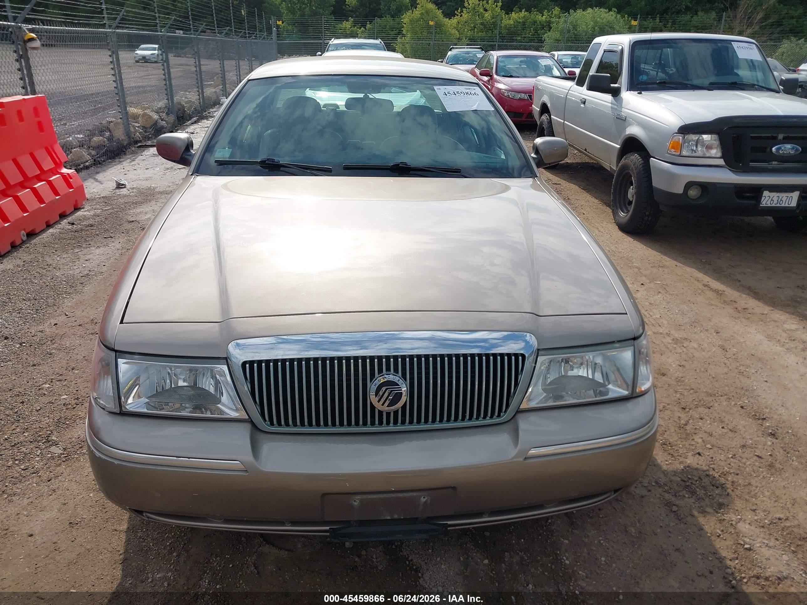 2003 Mercury Grand Marquis Ls Beige vin: 2MEFM75W33X682087