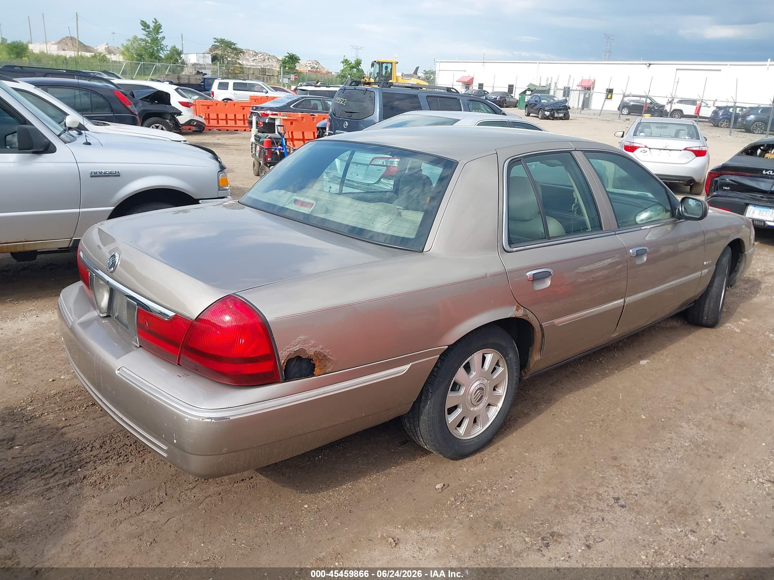 2003 Mercury Grand Marquis Ls Beige vin: 2MEFM75W33X682087