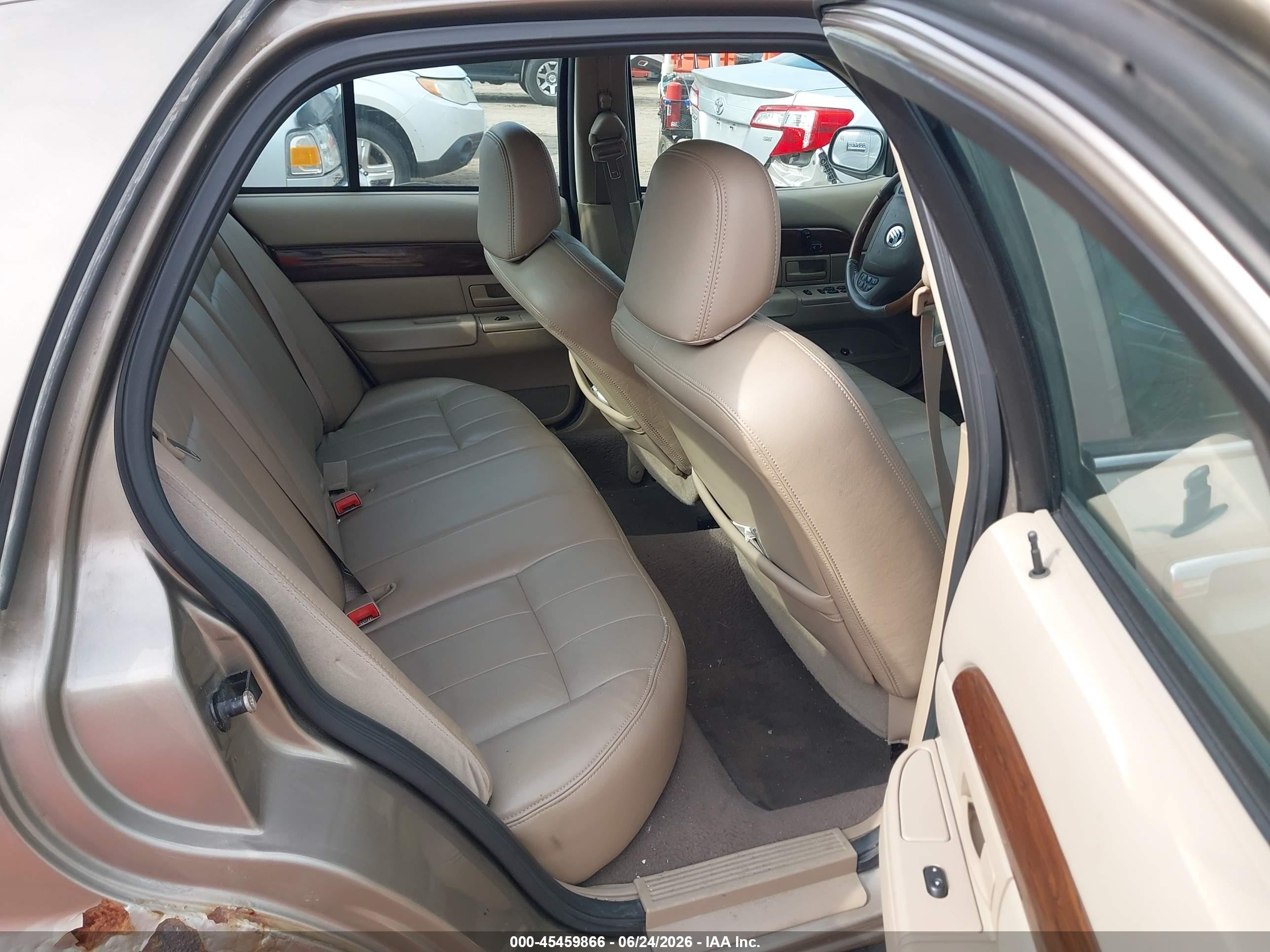 2003 Mercury Grand Marquis Ls Beige vin: 2MEFM75W33X682087