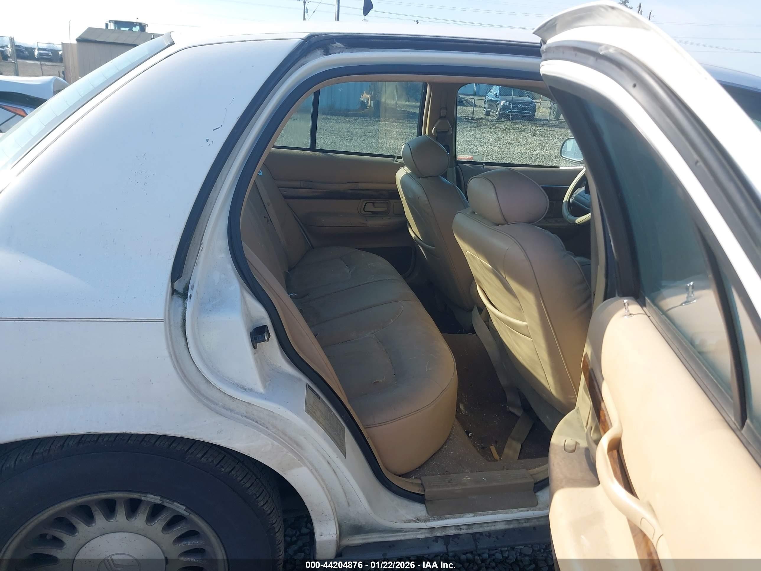 1998 Mercury Grand Marquis   White vin: 2MEFM75W3WX625523