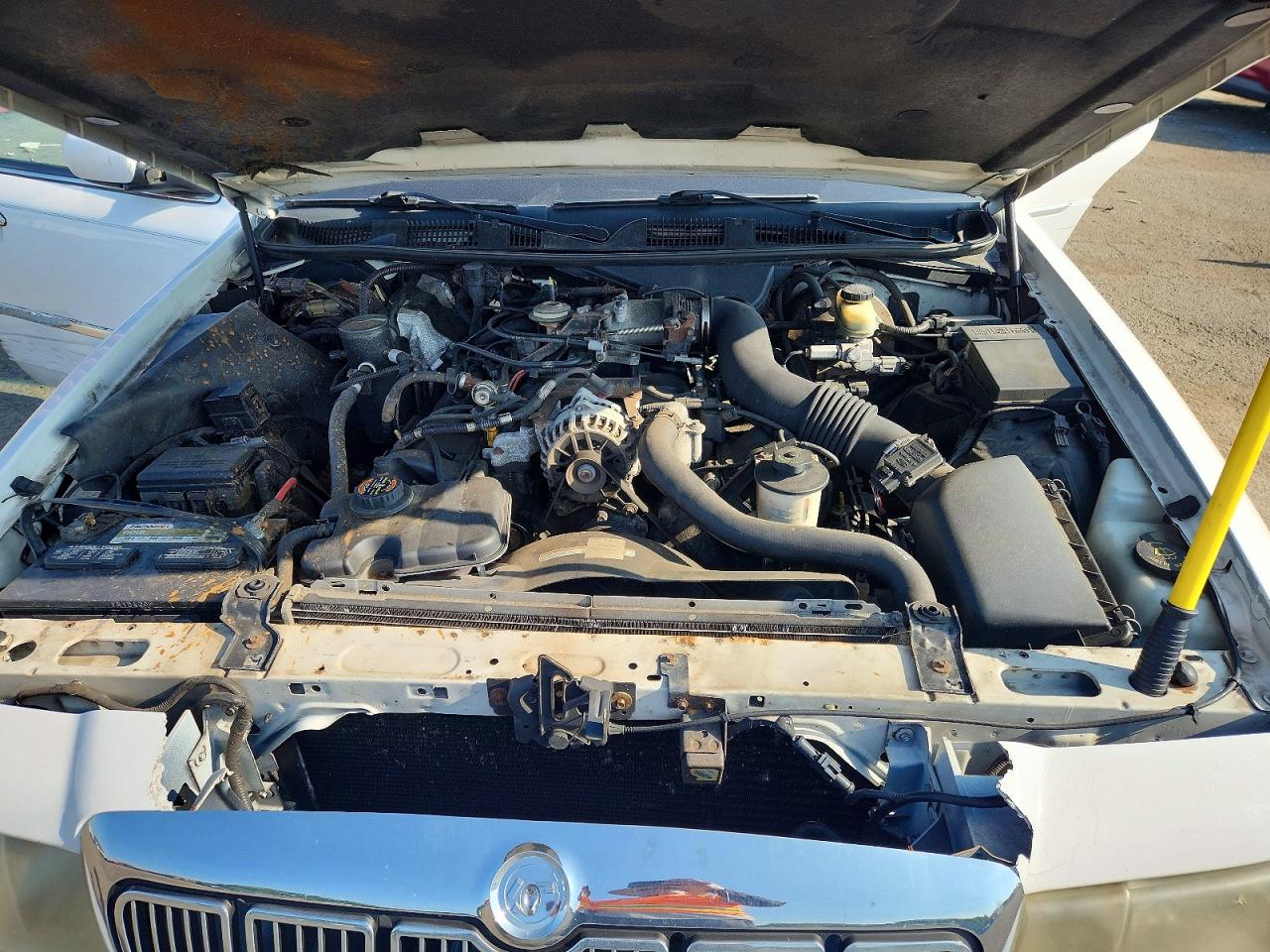 1998 Mercury Grand Marquis Ls White vin: 2MEFM75W3WX666413